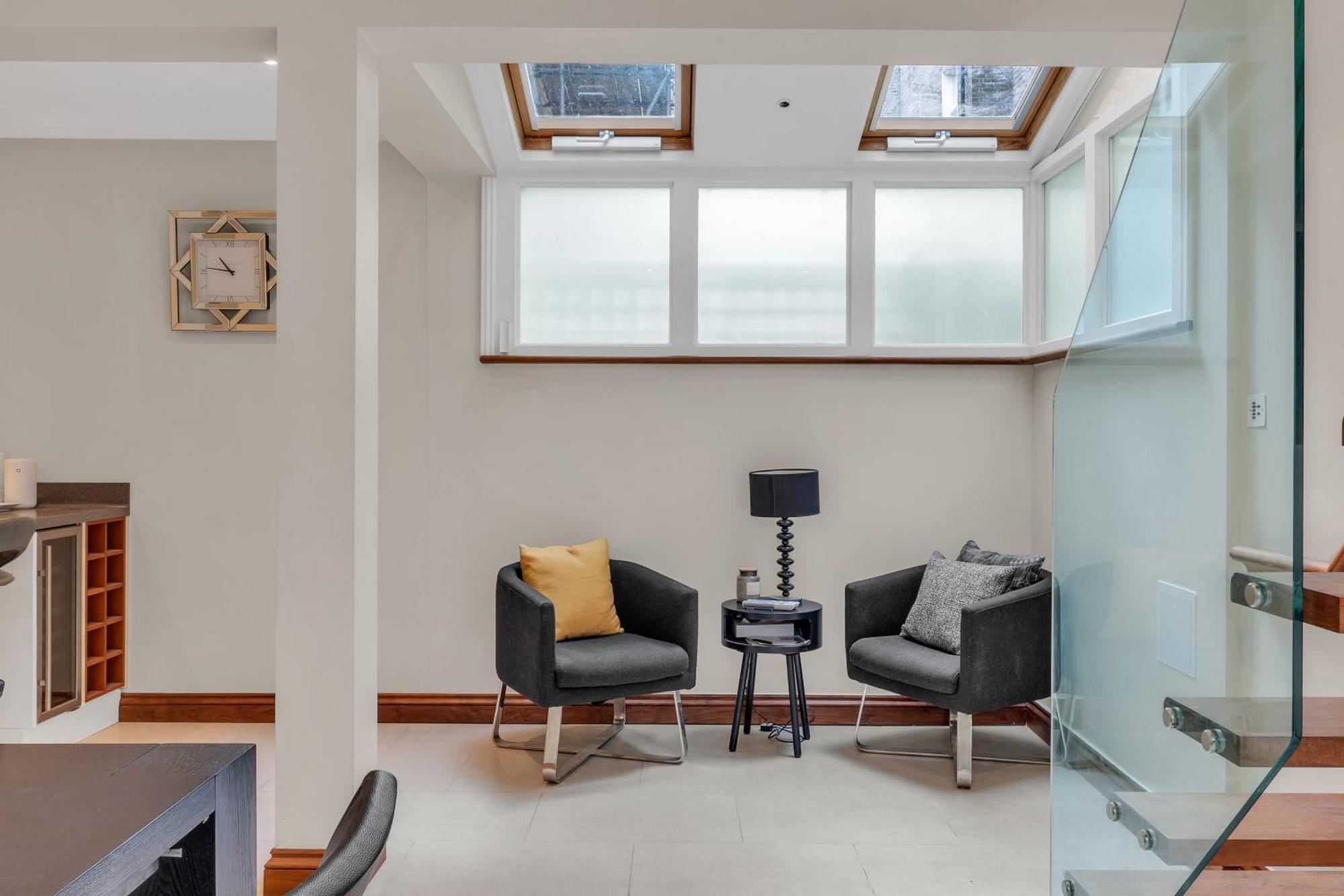 3-bed Grand Triplex In Westminster * London