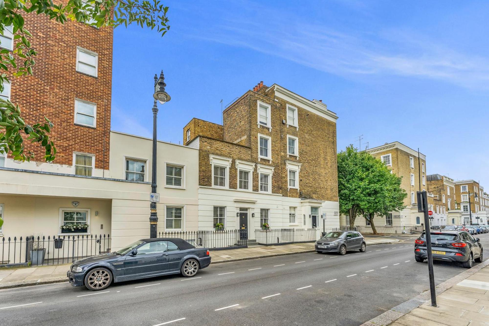 3-bed Grand Triplex In Westminster Apartment