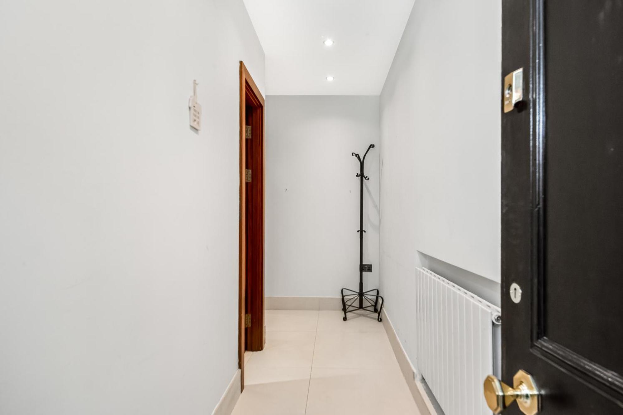 Elegance By The Park Apartment *