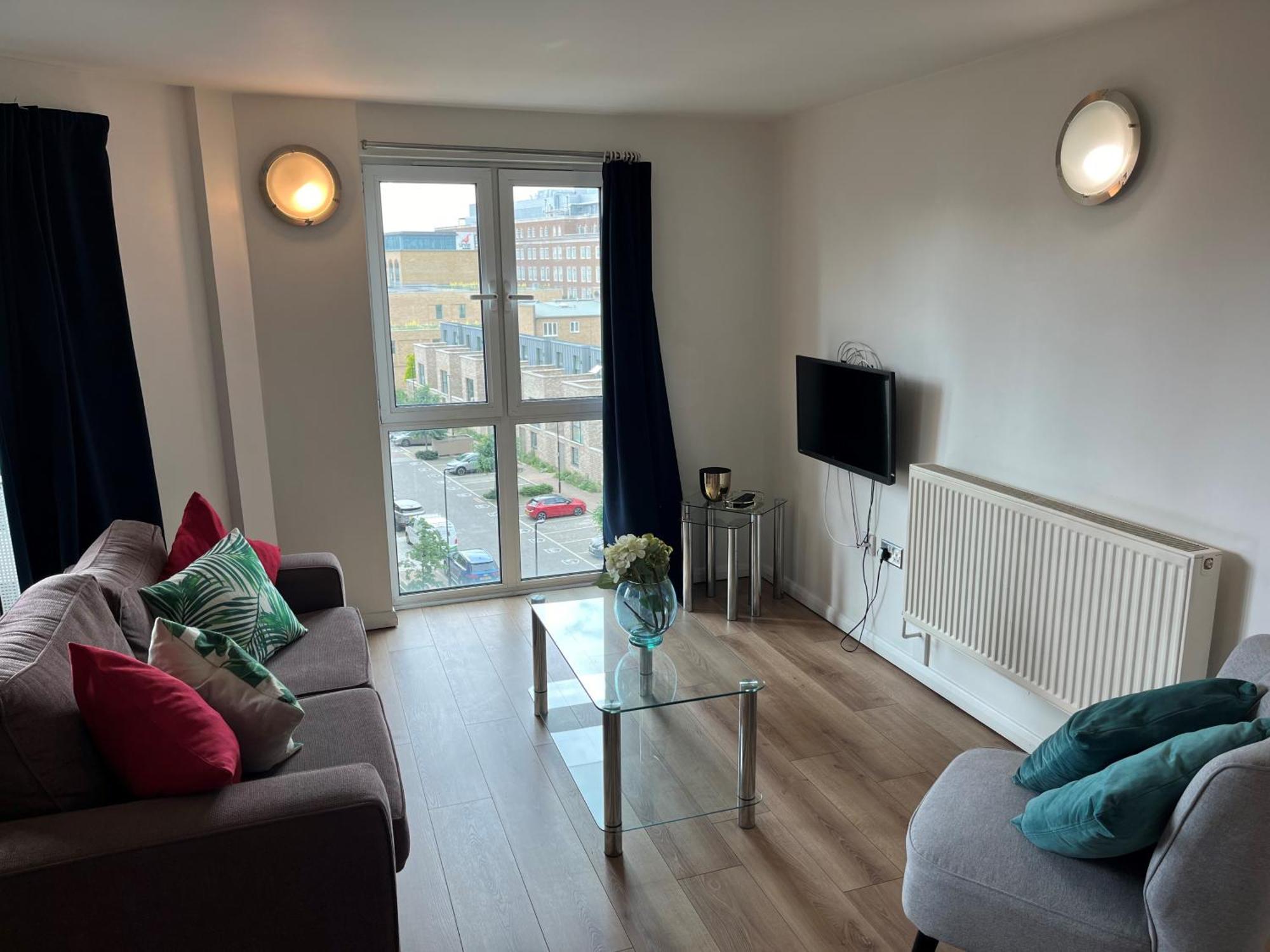 Access Apartment *