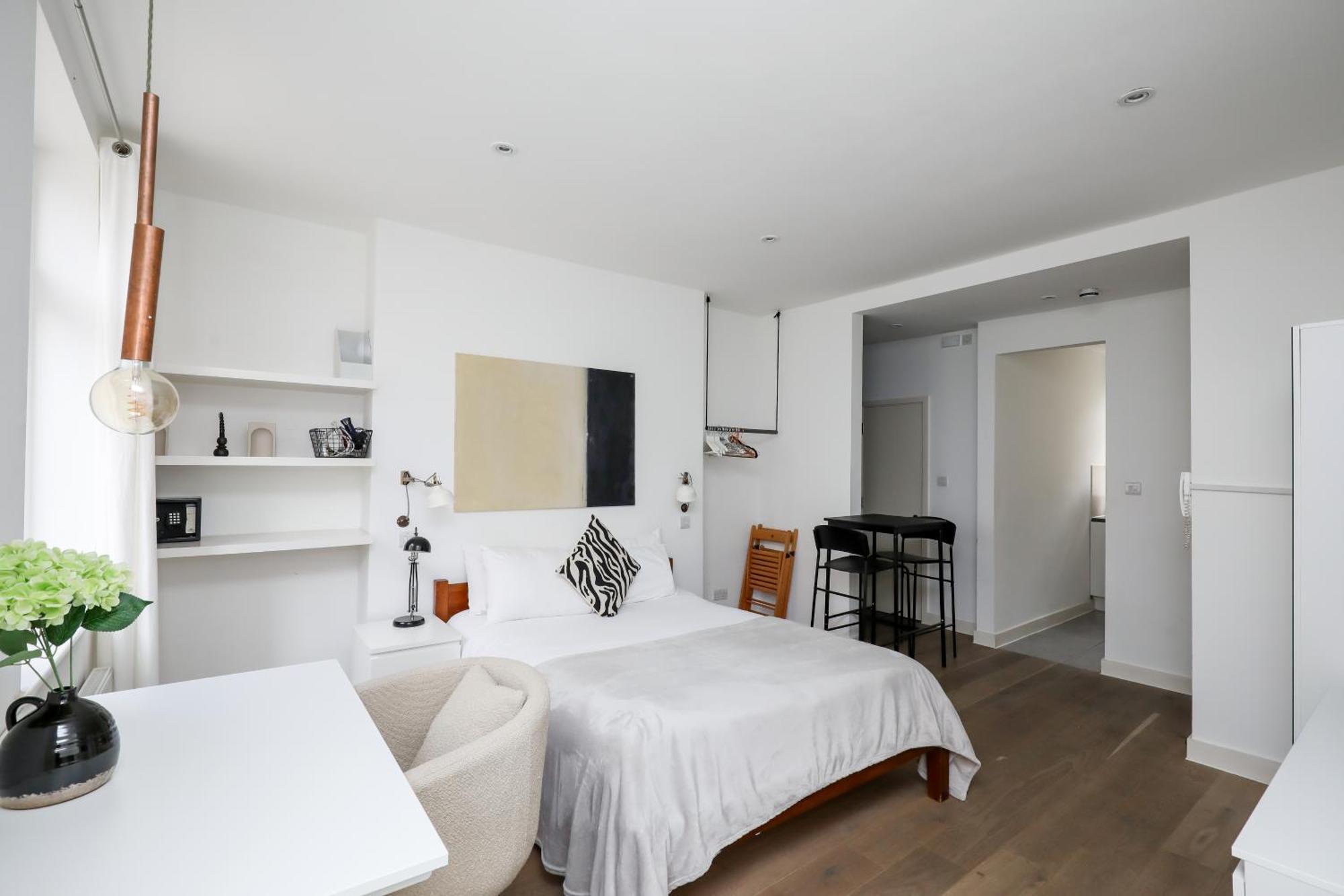 Stylish Fitzrovia Studios W1 * London