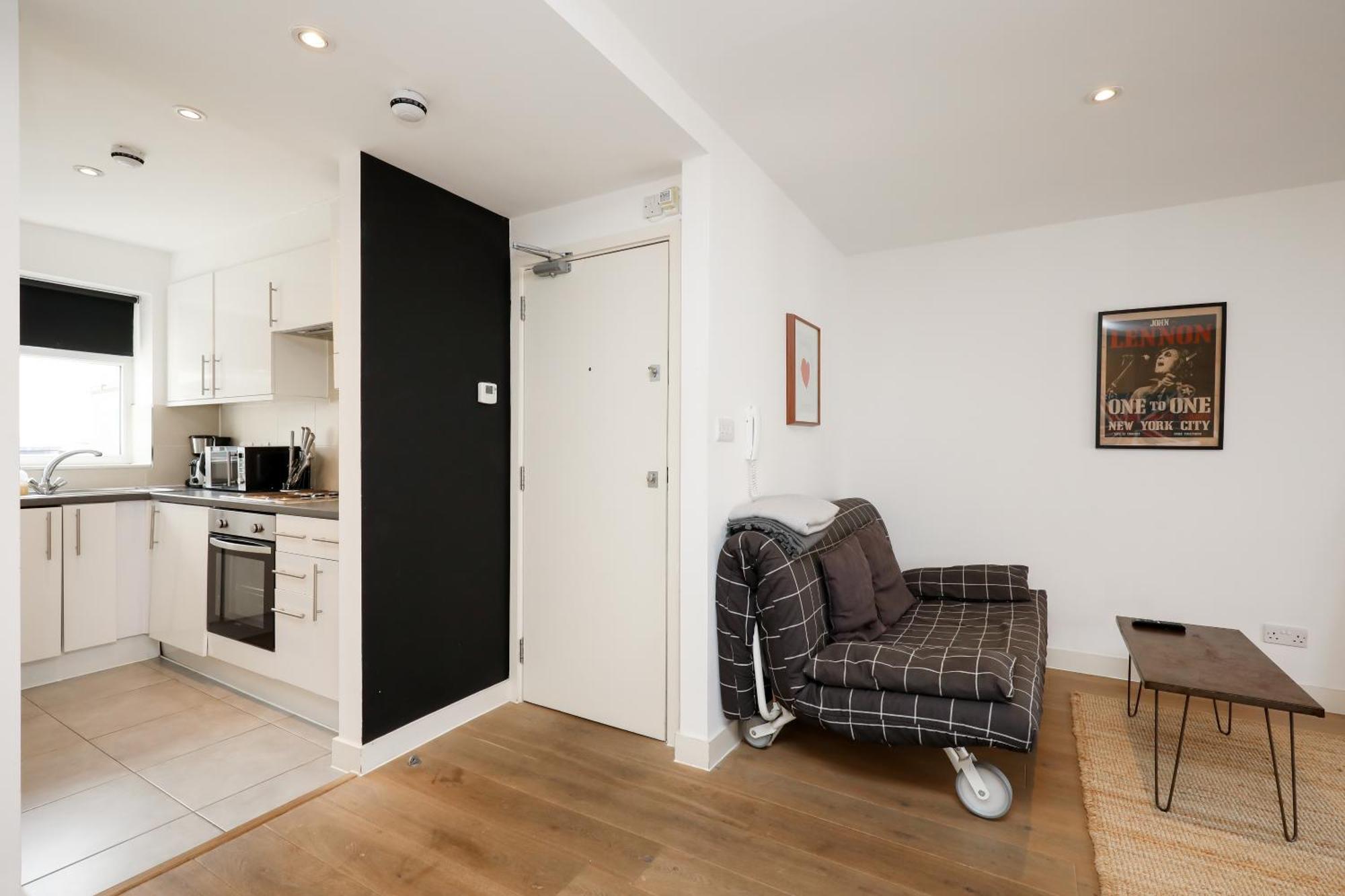 Stylish Fitzrovia Studios W1 Apartment