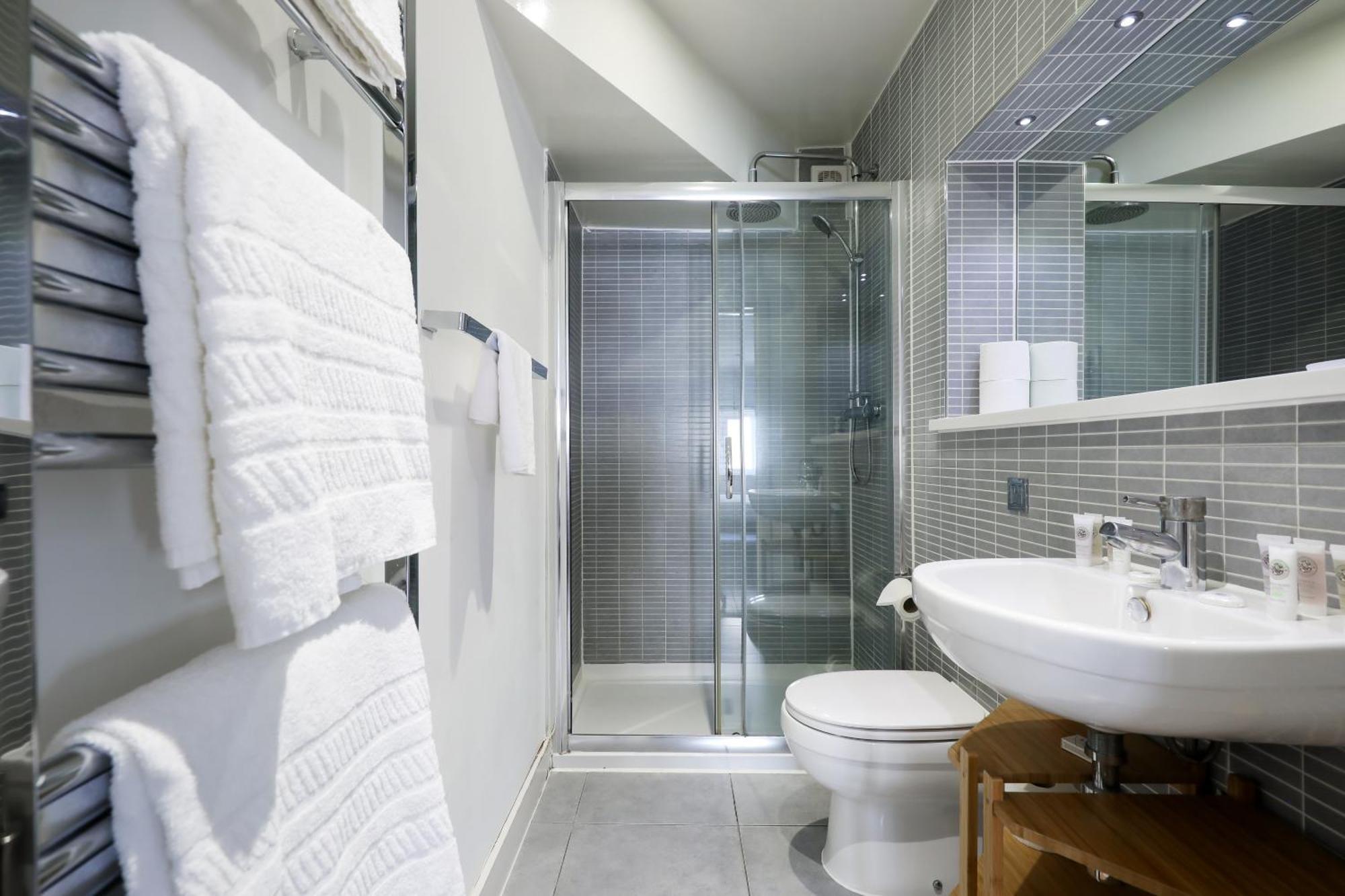 Stylish Fitzrovia Studios W1 *