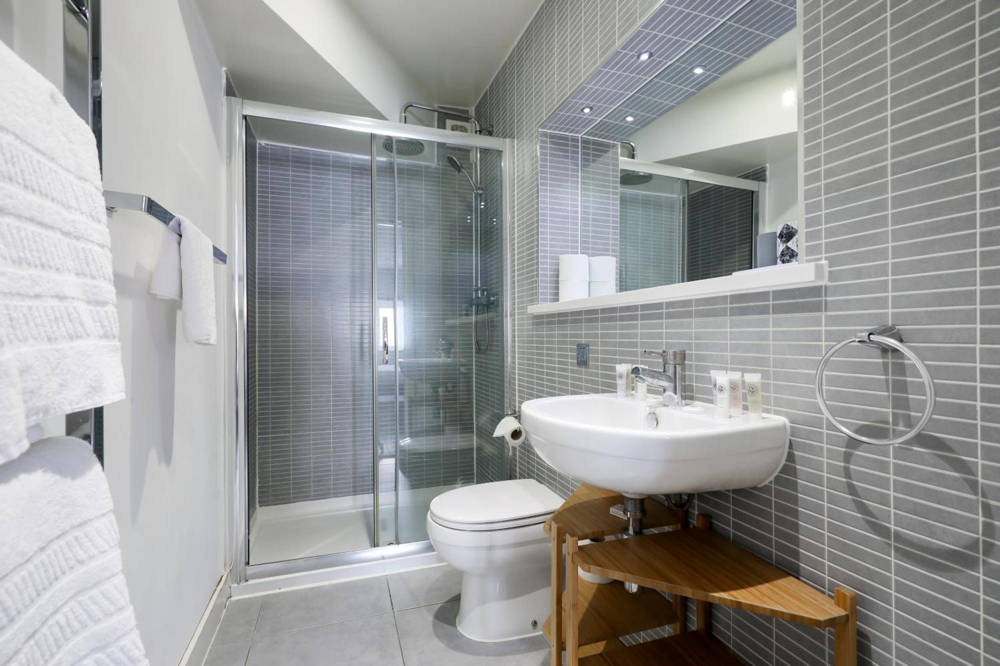 Stylish Fitzrovia Studios W1 Apartment