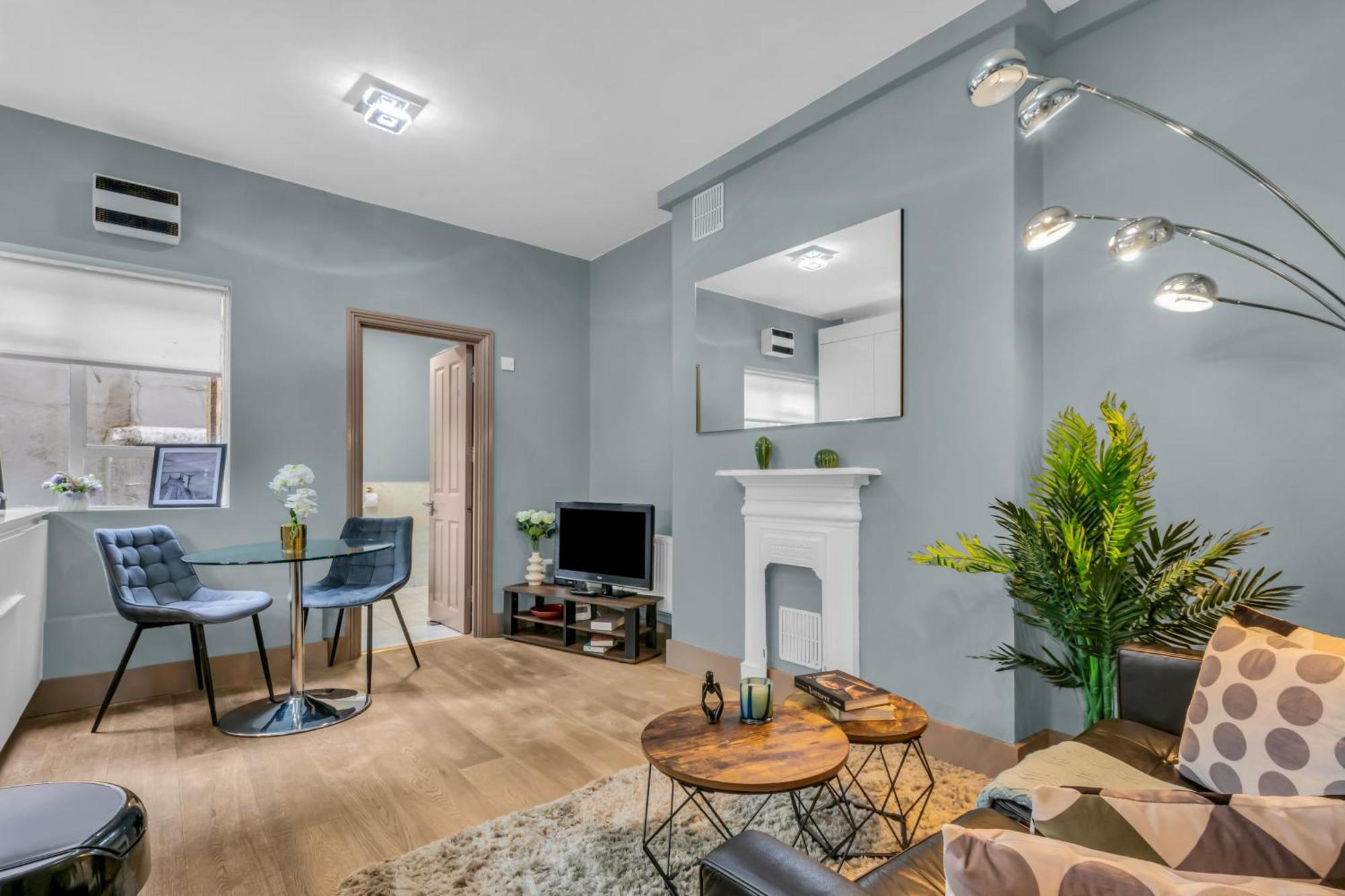 Mysquare One Bed Lower Floor Flat Near Oxford Street London