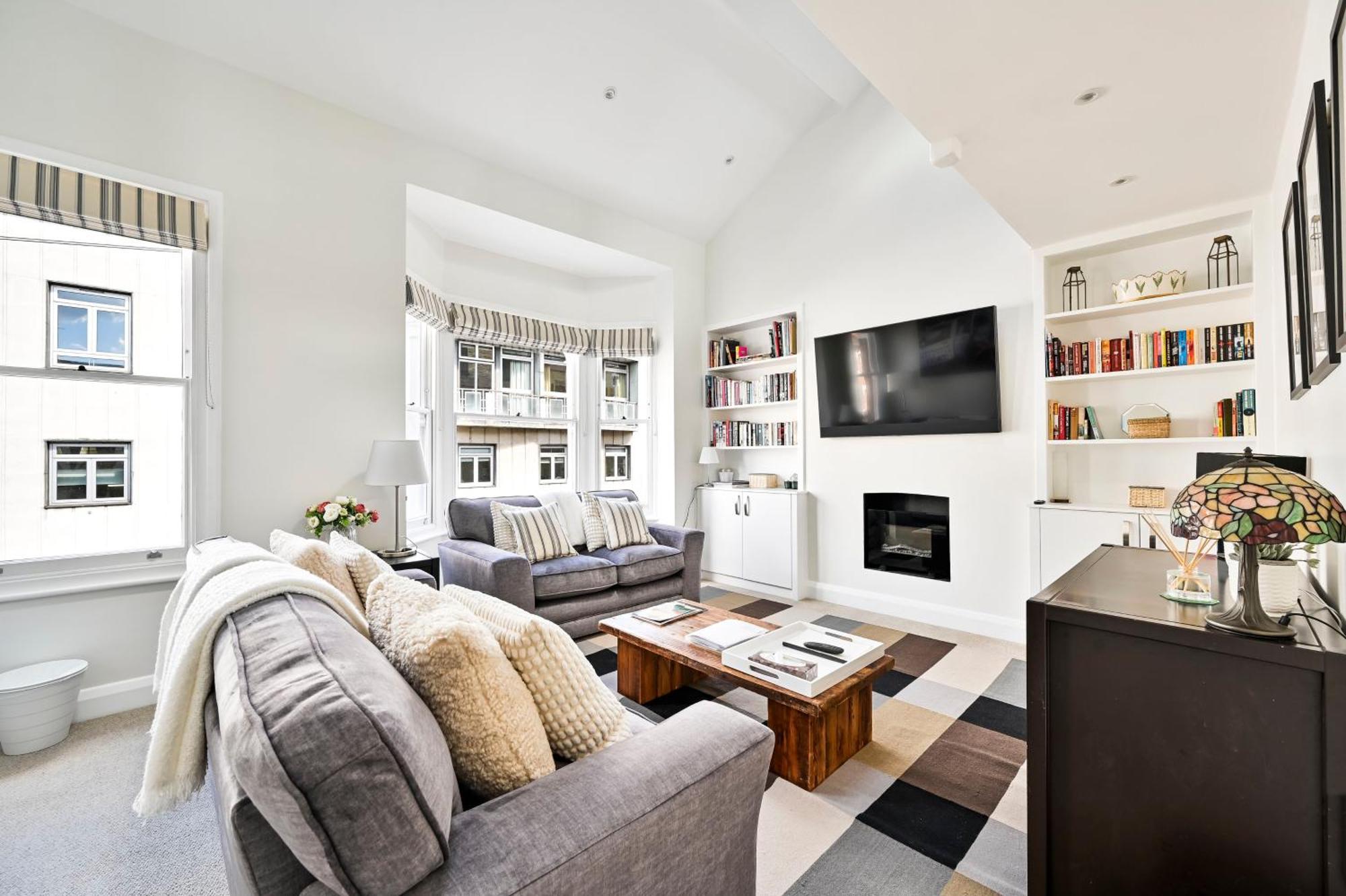 Apartment New Chic 3-bed Flat In Clapham London