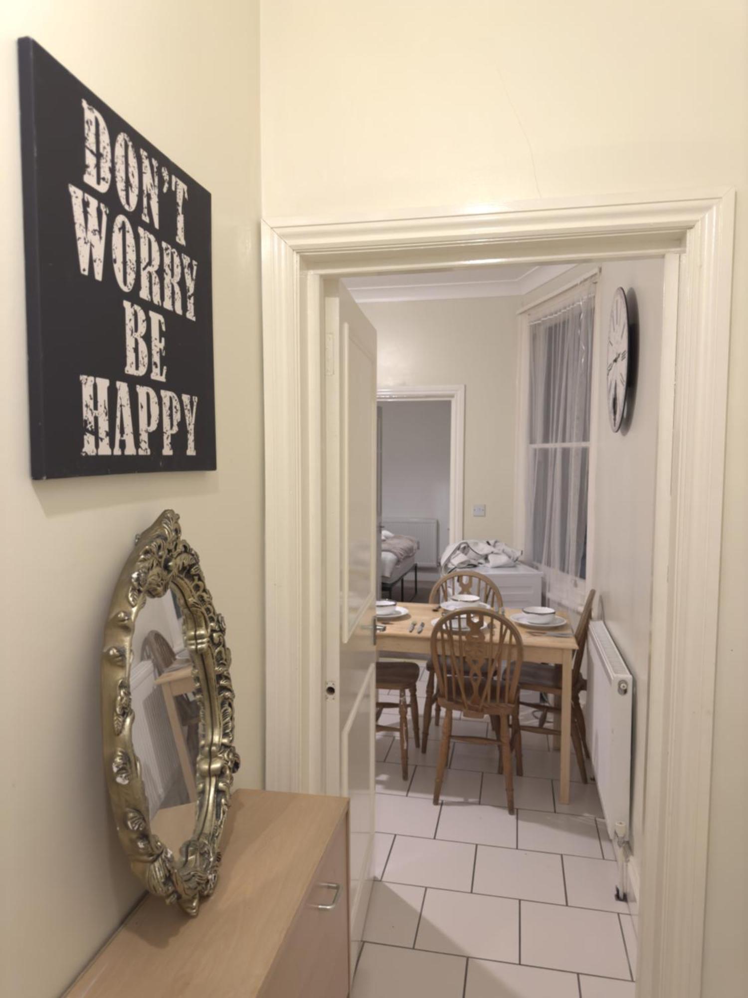 Budget 2 Bedroom Close To Hyde Park * Londres