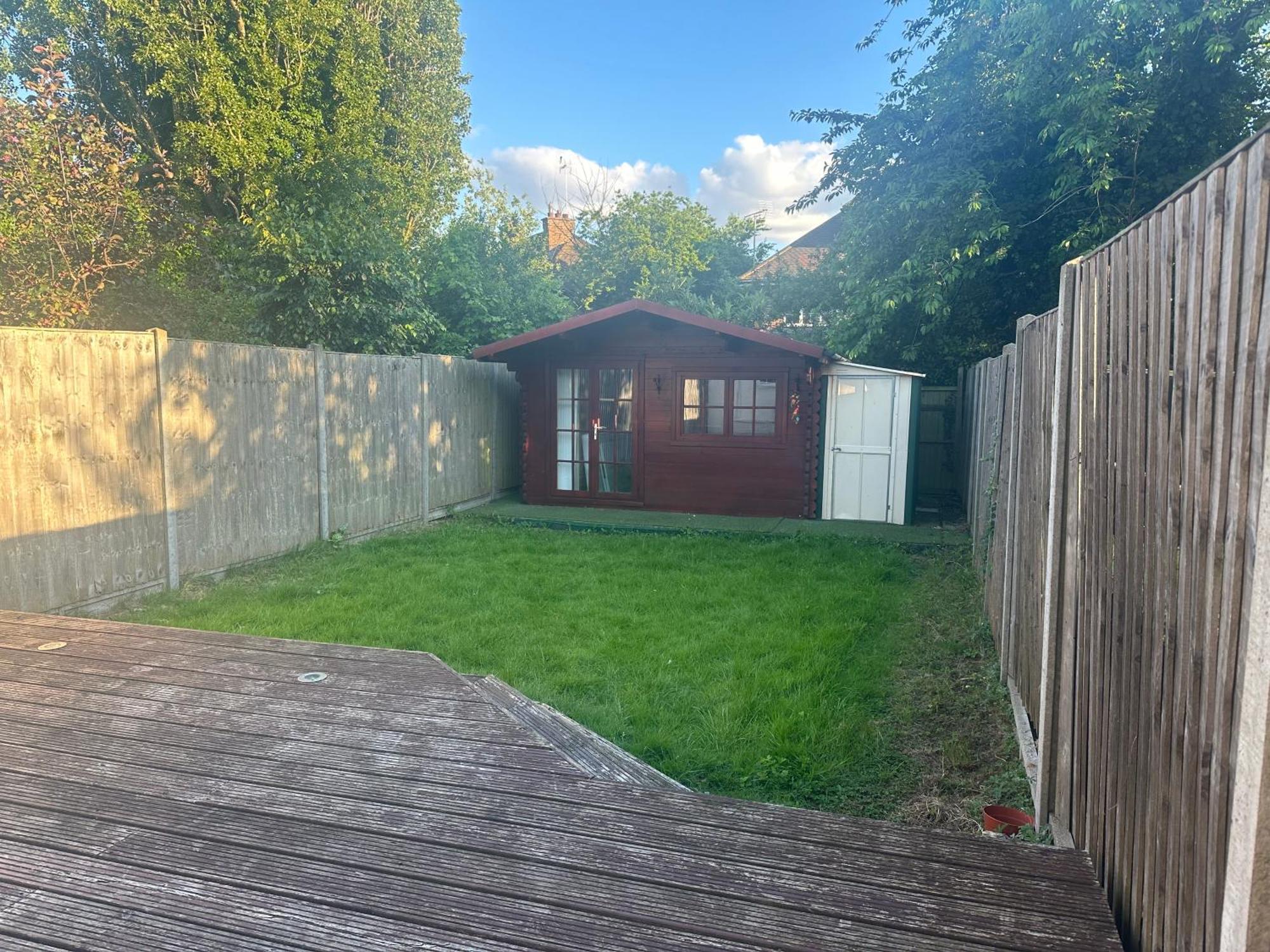 Apartment Lovely 2-3 Bedroom Flat In London