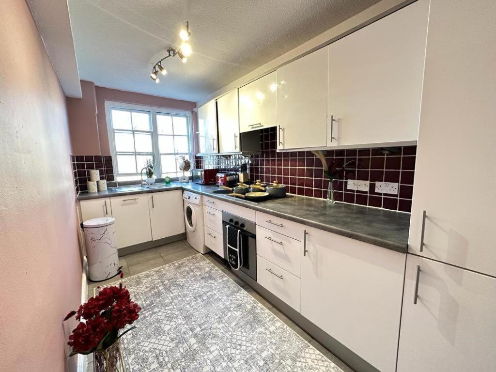 Edgware Road Three Bedroom * London
