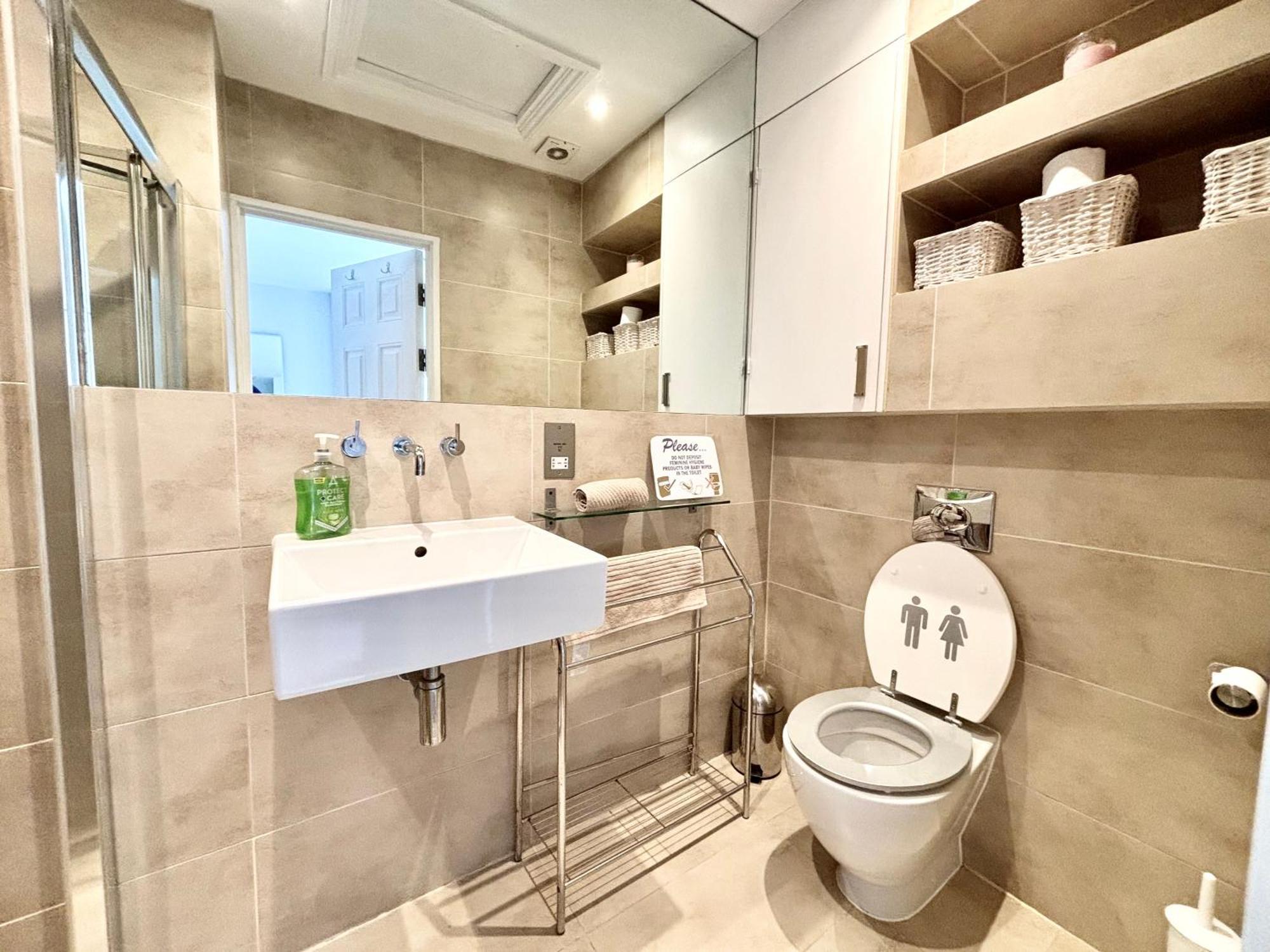Apartment Victorian Modern Two Bedrooms Flat In West Kensington With Skyline View *
