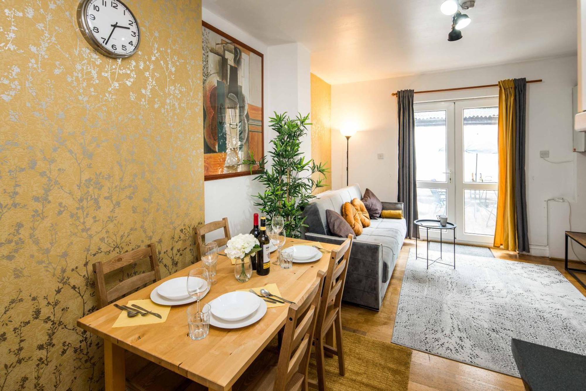 Serviced In Finchley Road Apartment London