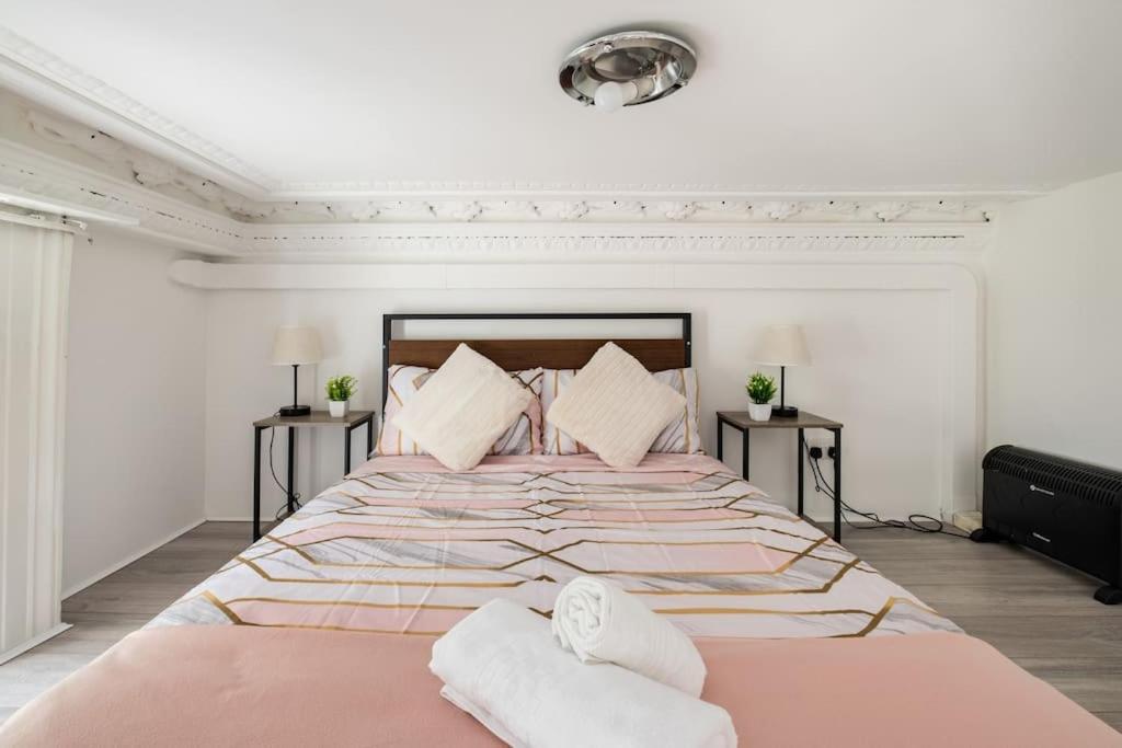 West Oasis - Escape From Chaos Apartment London