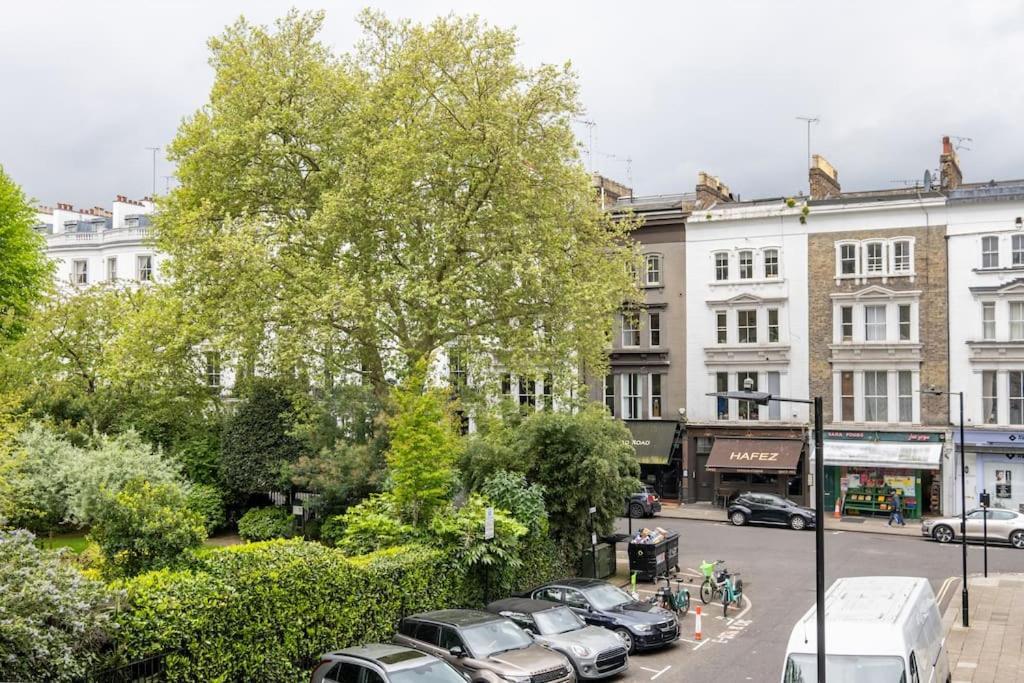 West Oasis - Escape From Chaos Apartment London