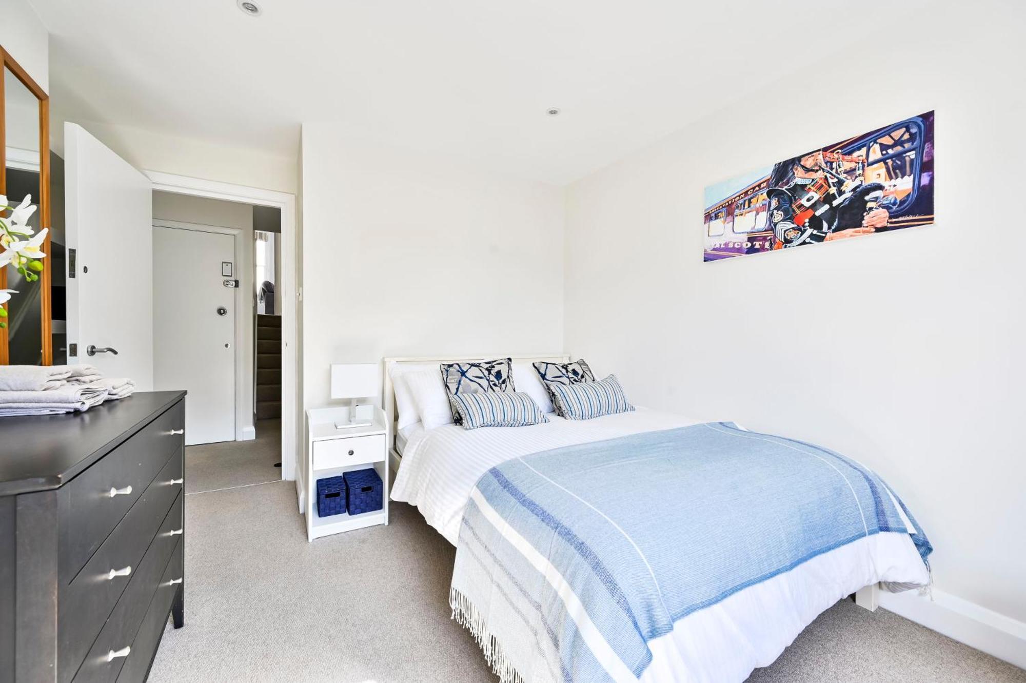 Apartment New Chic 3-bed Flat In Clapham
