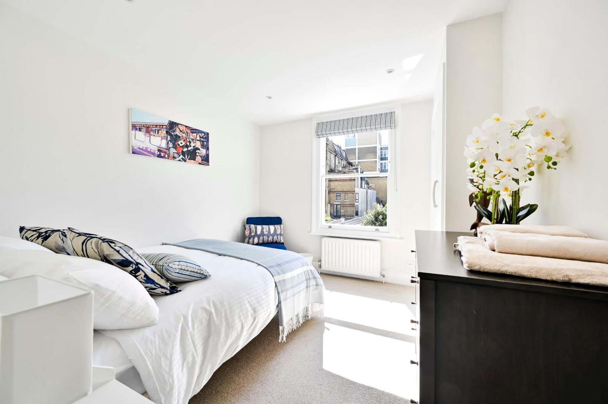 New Chic 3-bed Flat In Clapham *