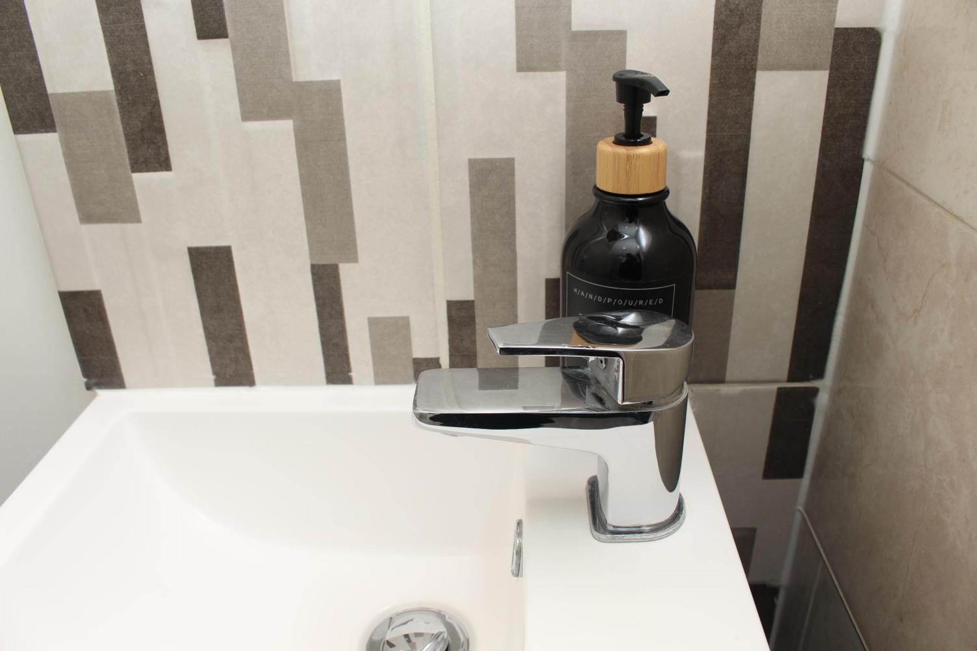 Contractor-friendly Cosy Spot By Finsbury Park Station Apartment *