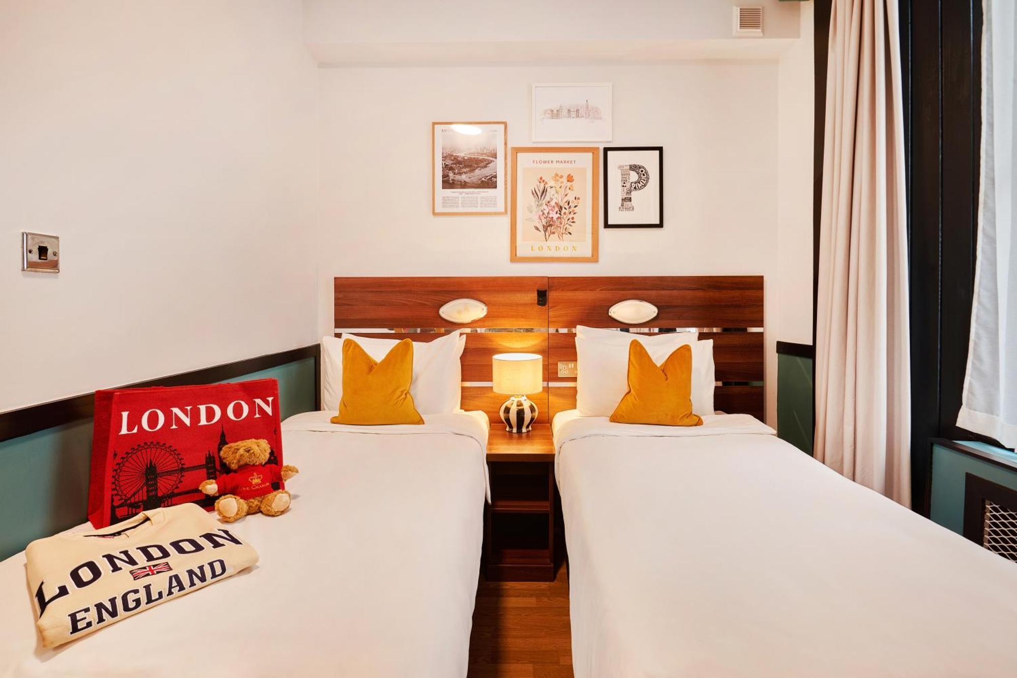 Huttons Hotel, Victoria 3* London