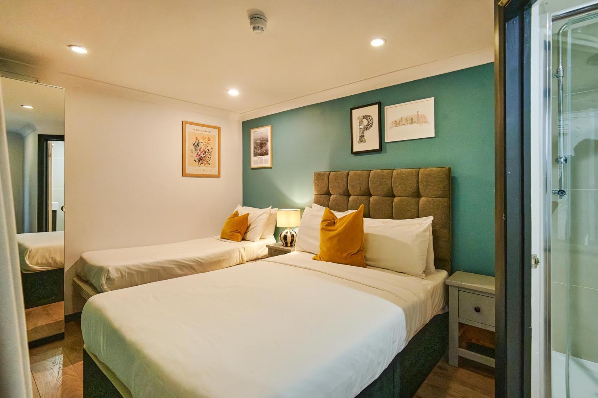 Huttons Hotel, Victoria Hotel London