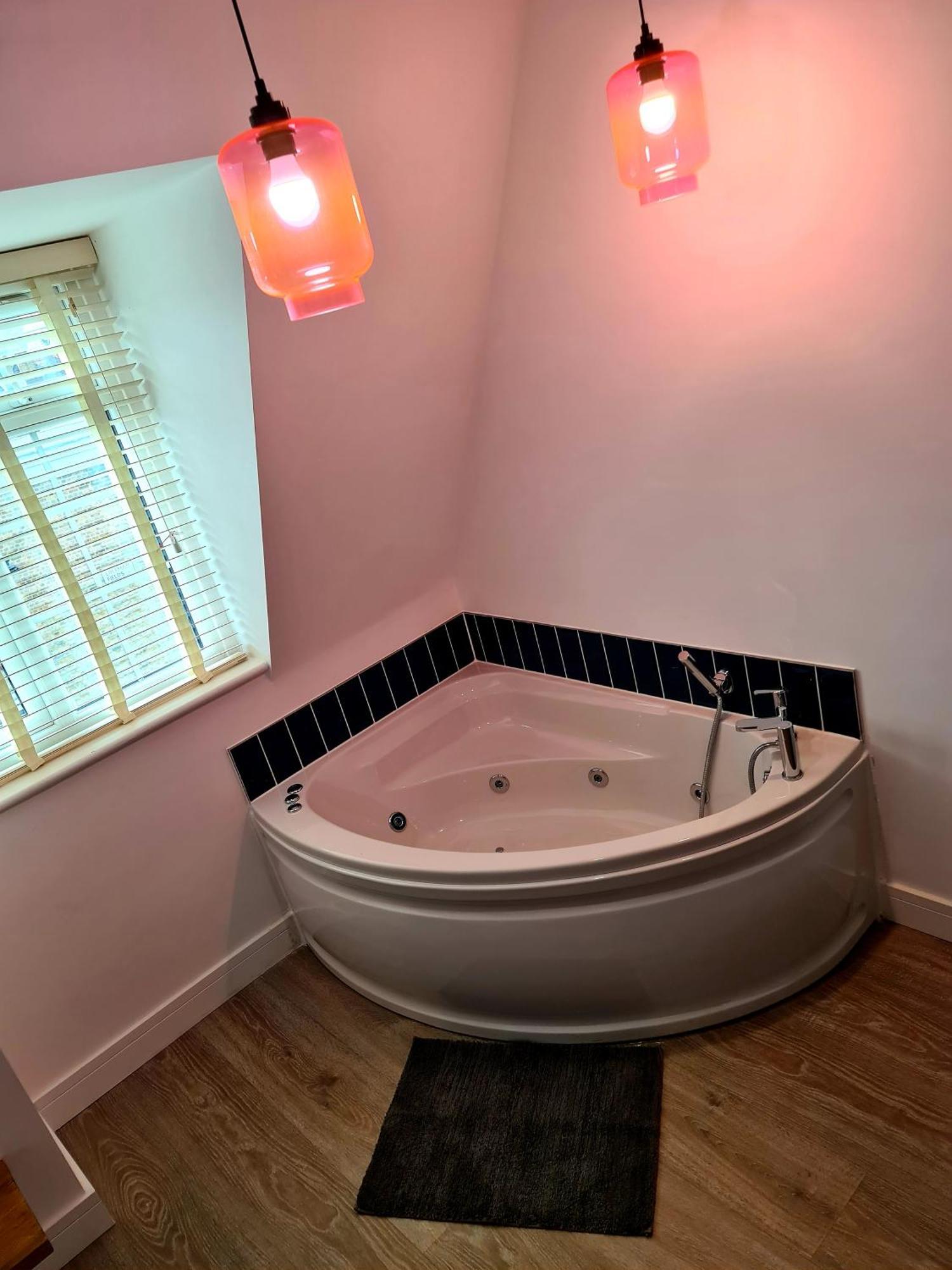 Angel Townhouse Hotel 3*