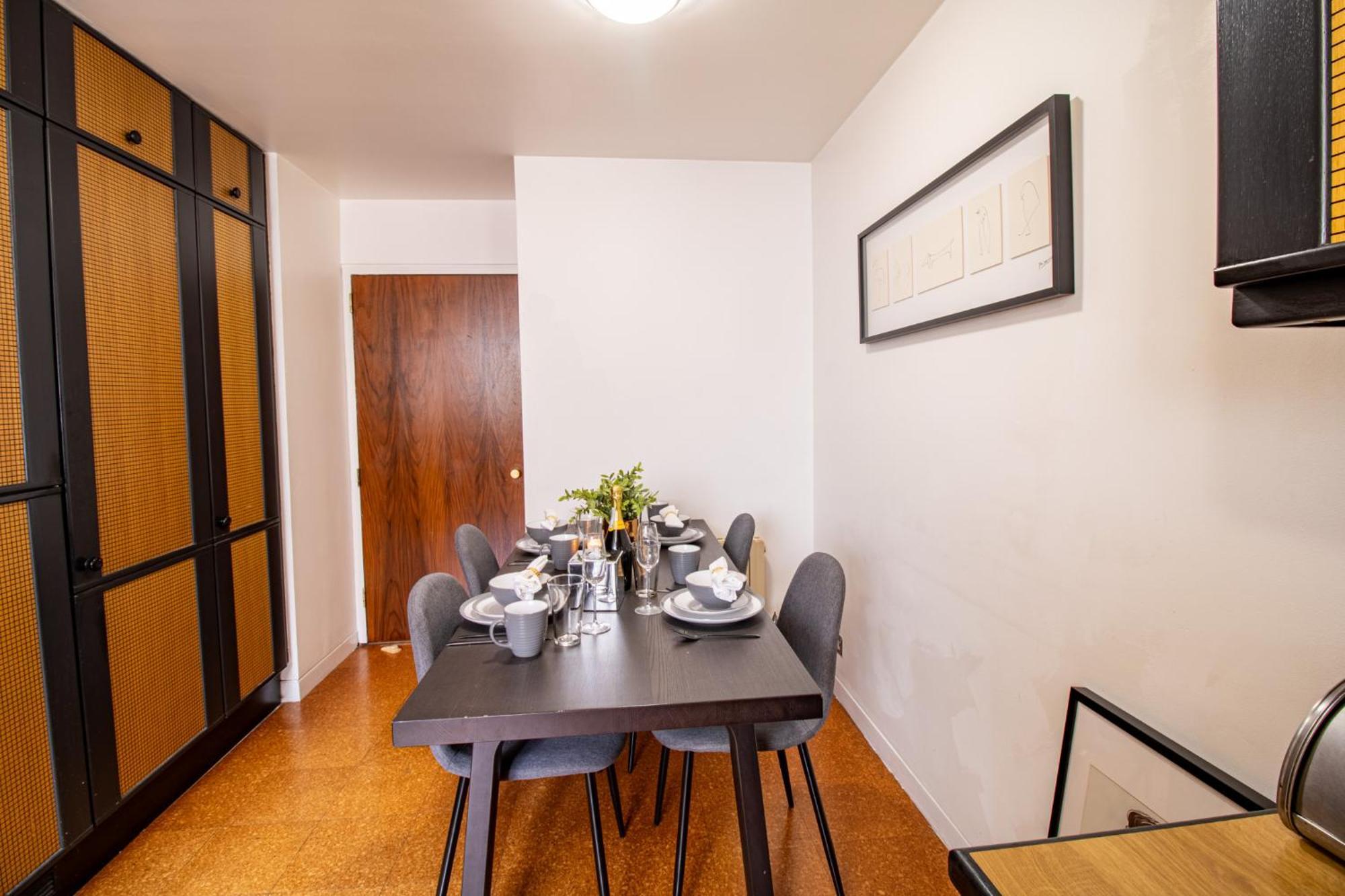 Spacious 2-bedroom In Piccadilly 6100p Apartamento *