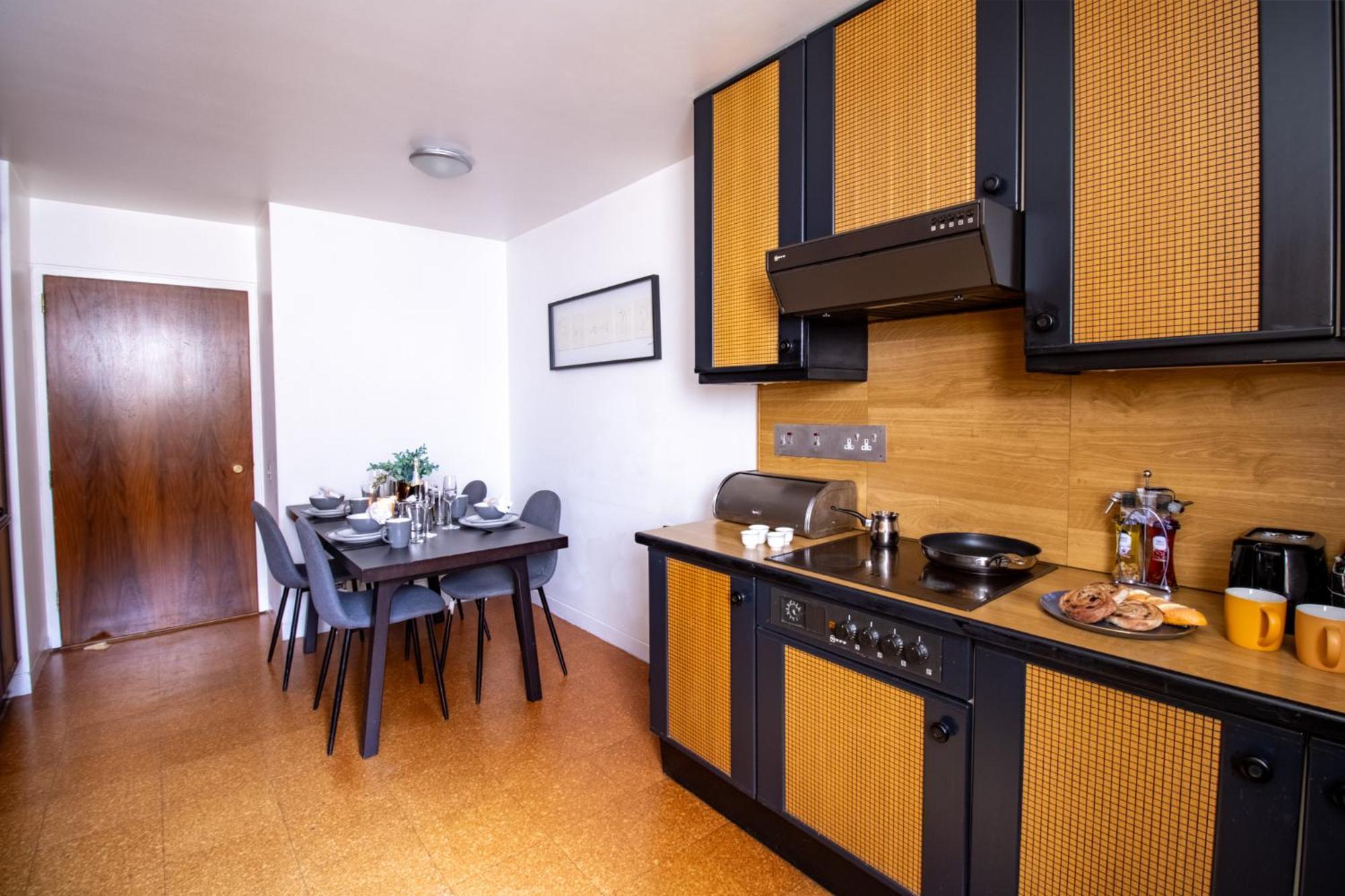 Apartamento Spacious 2-bedroom In Piccadilly 6100p Londres