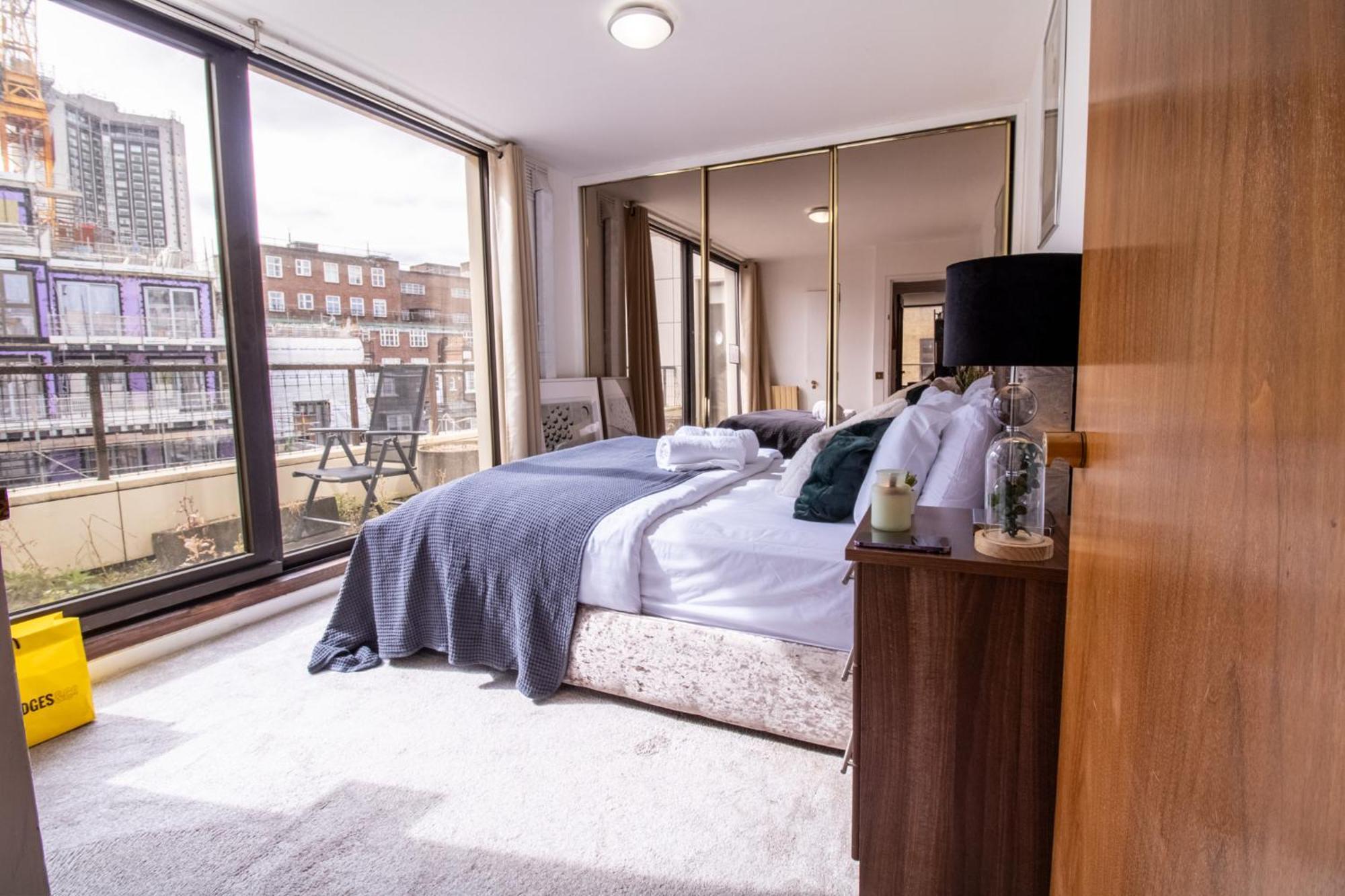 Spacious 2-bedroom In Piccadilly 6100p Apartamento
