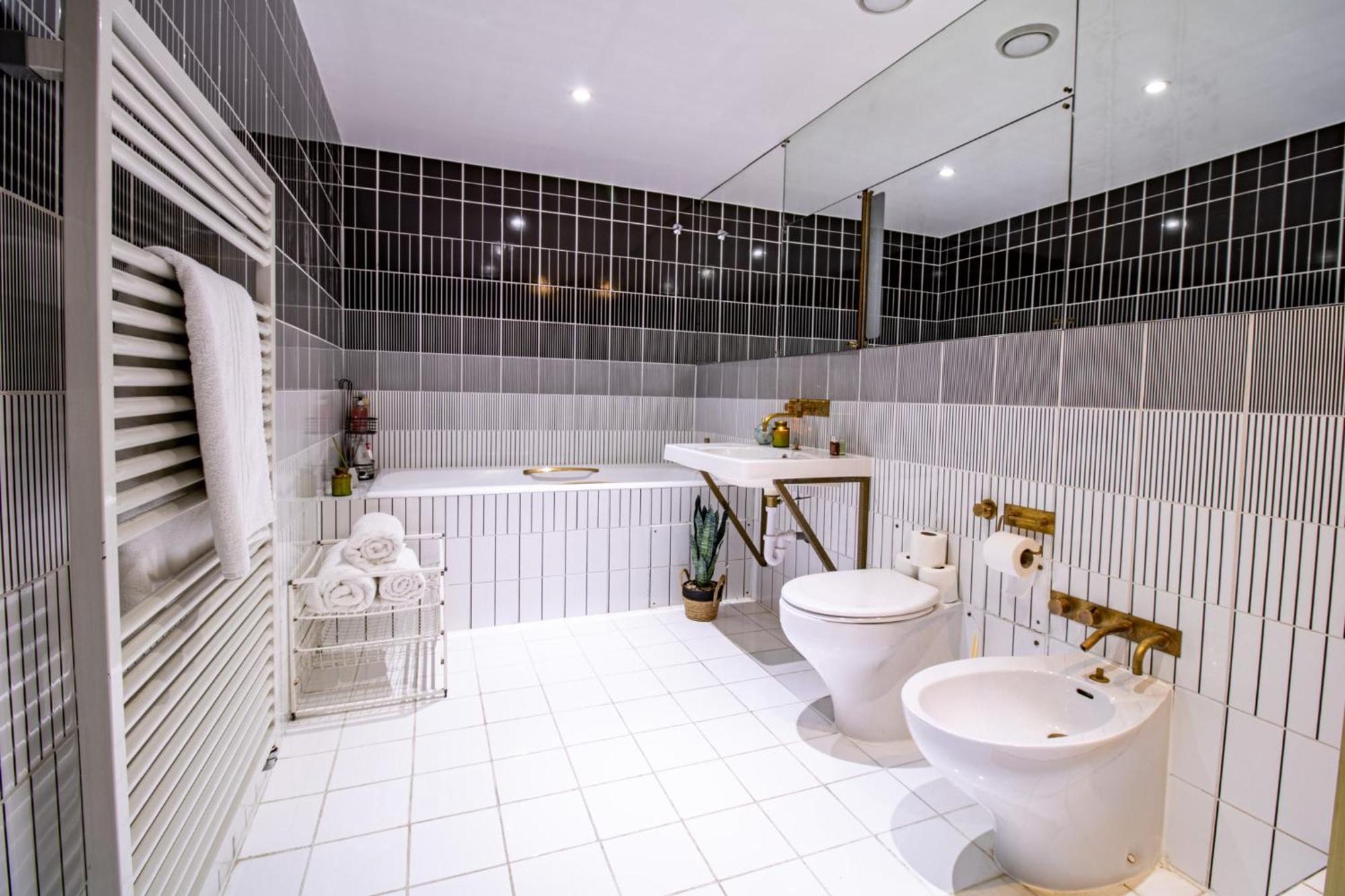 Apartamento Spacious 2-bedroom In Piccadilly 6100p *