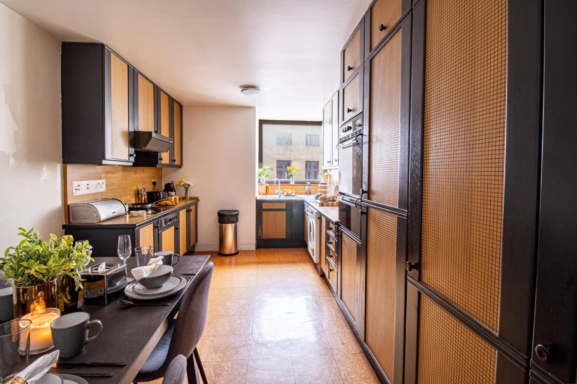 Apartamento Spacious 2-bedroom In Piccadilly 6100p *