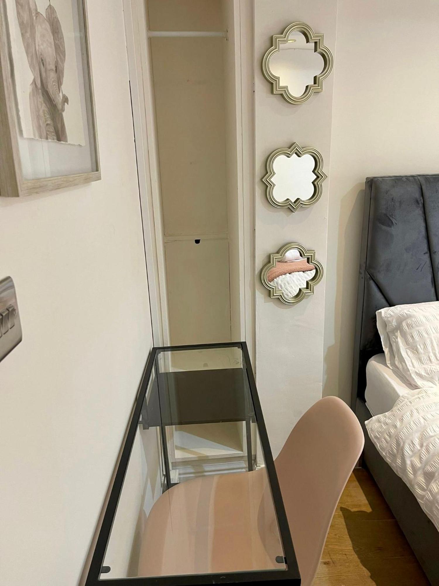 Apartment Shoreditch - And In The