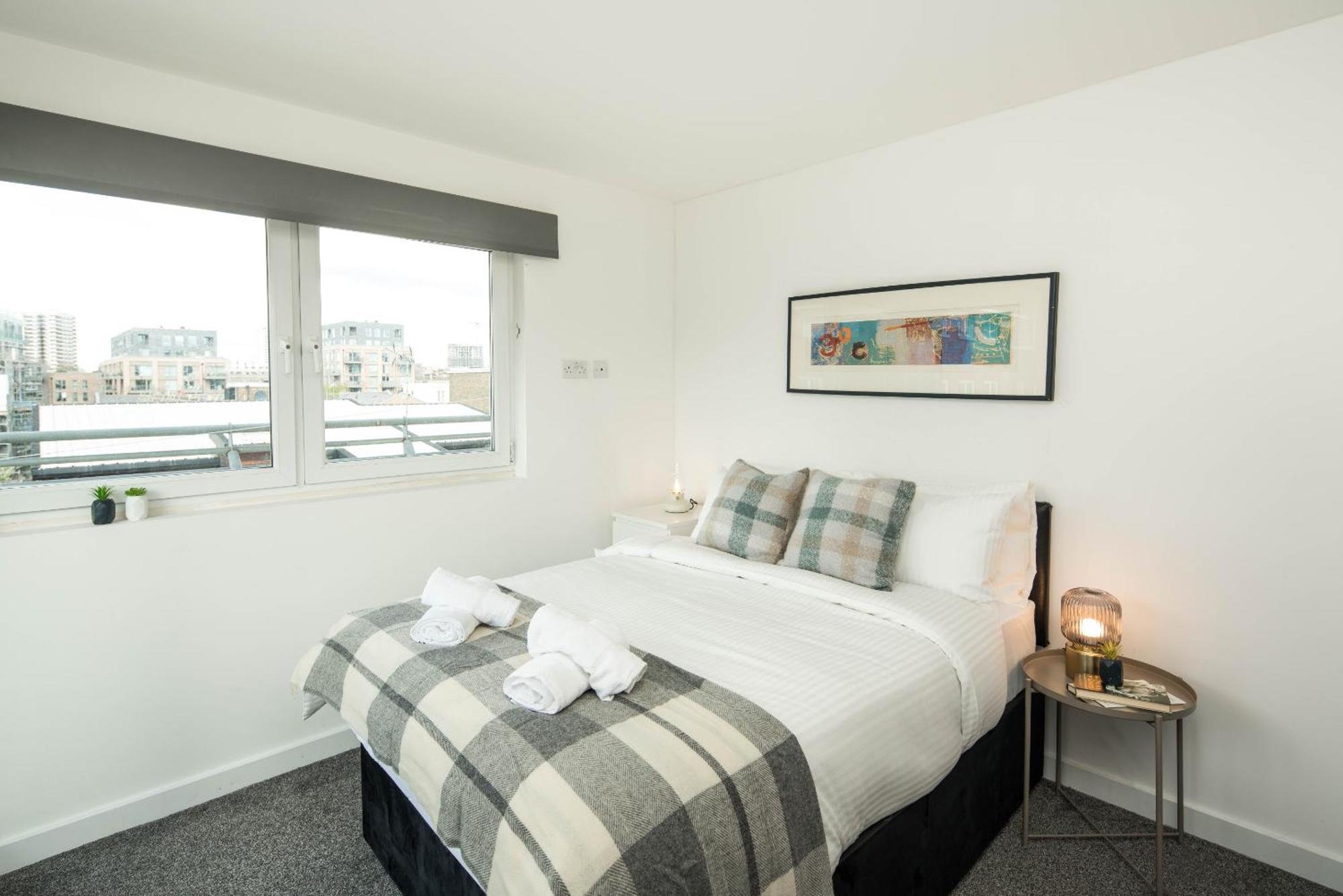 Canarywharf By Sleepy *