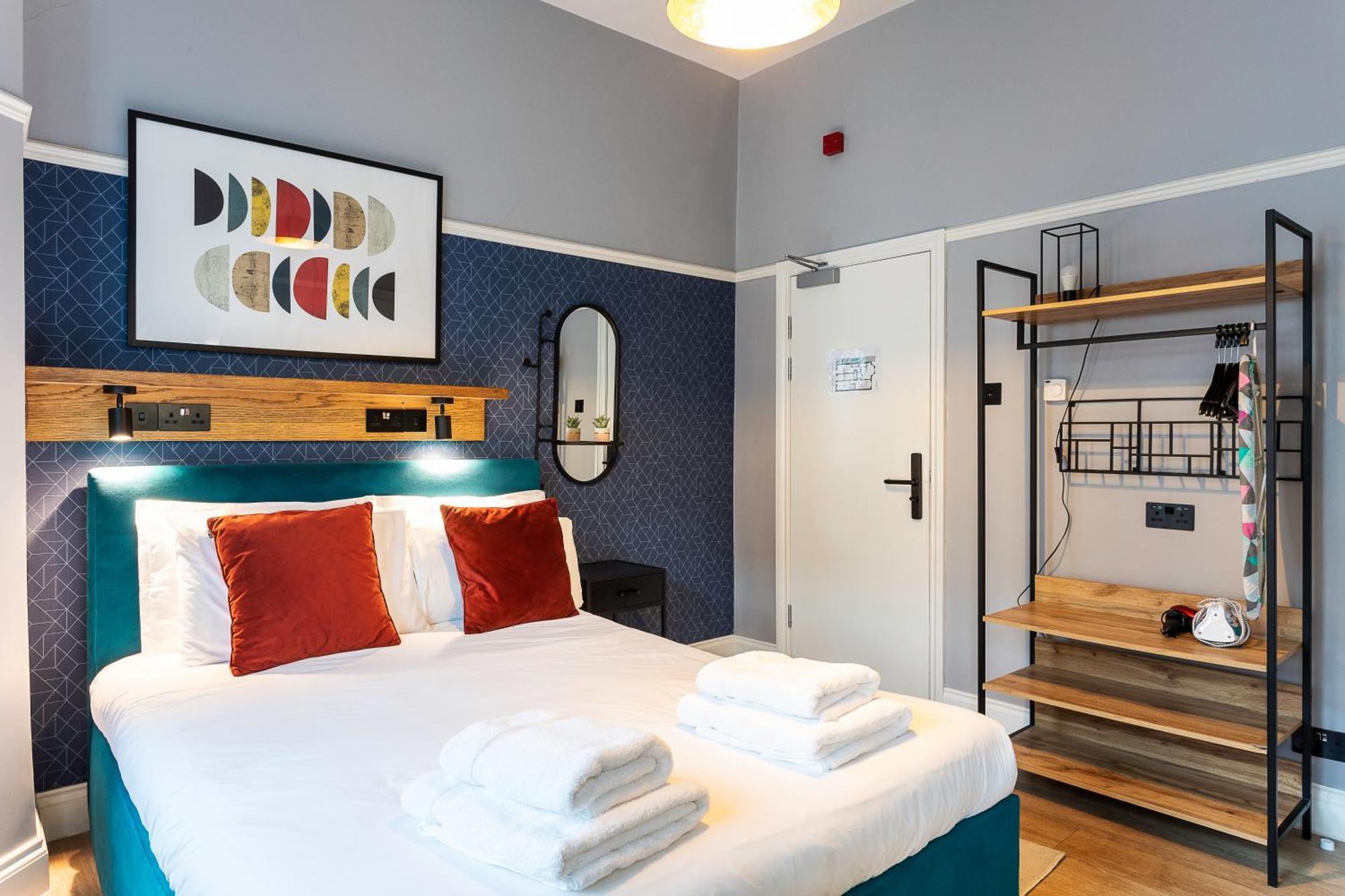Kensington - Warwick Road Apartment London
