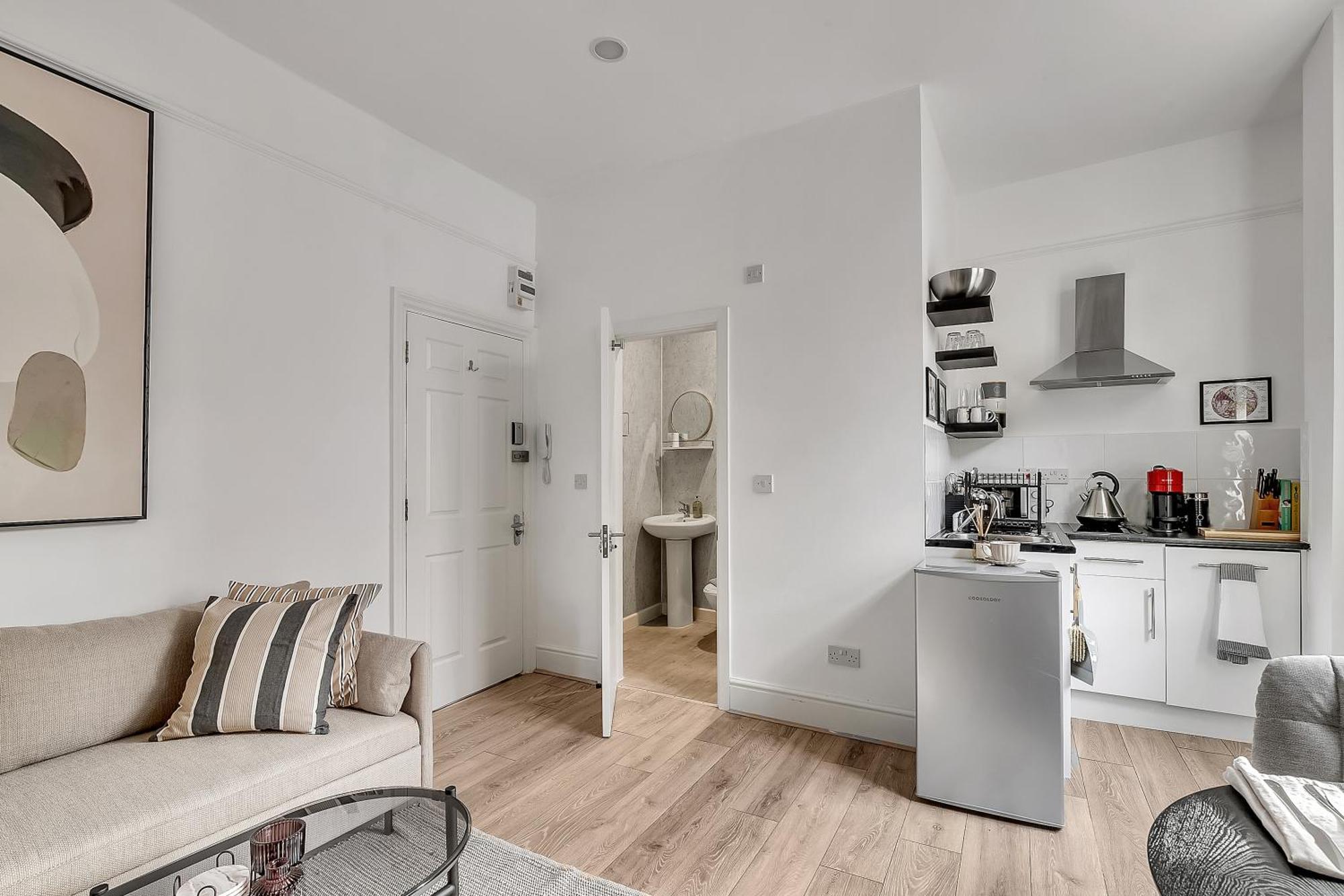 Lovely Kensington Apartment *