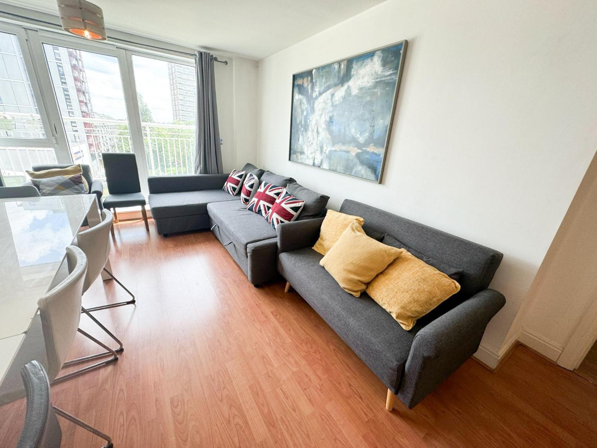 Clapham Court Penthouse * London