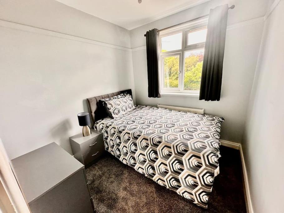 5 Bed In Se12 Apartment *