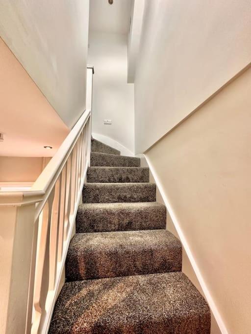 5 Bed In Se12 London
