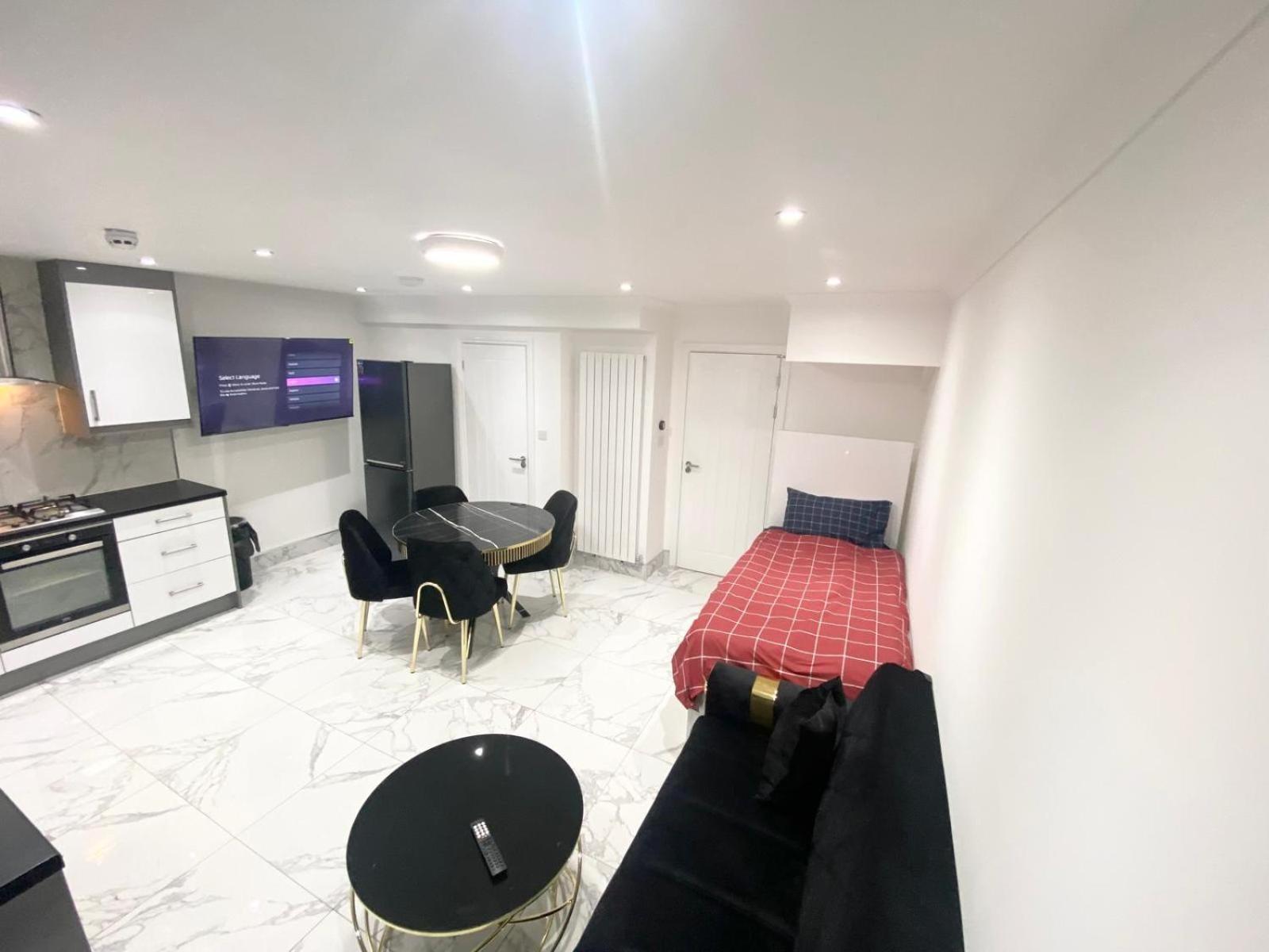 Holiday home The Royal Boutique Regent By , Sleep 8