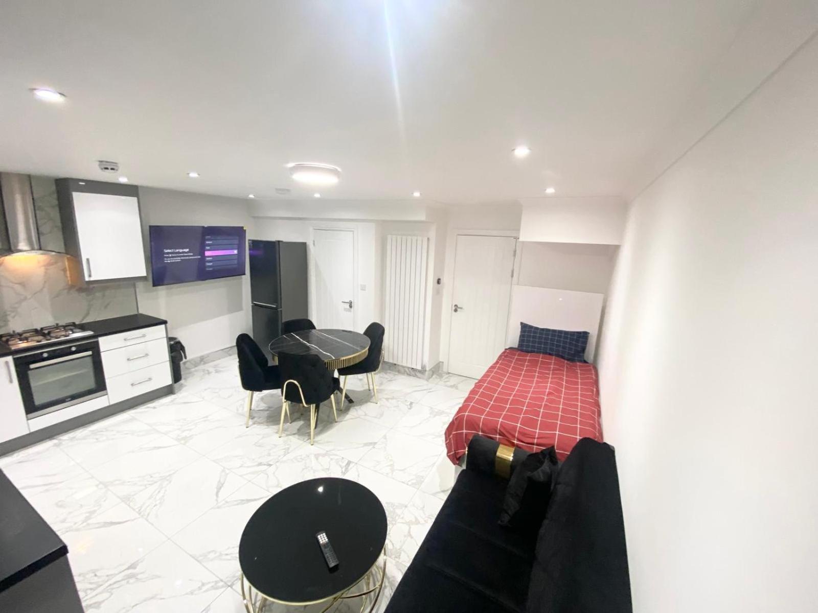 Holiday home The Royal Boutique Regent By , Sleep 8