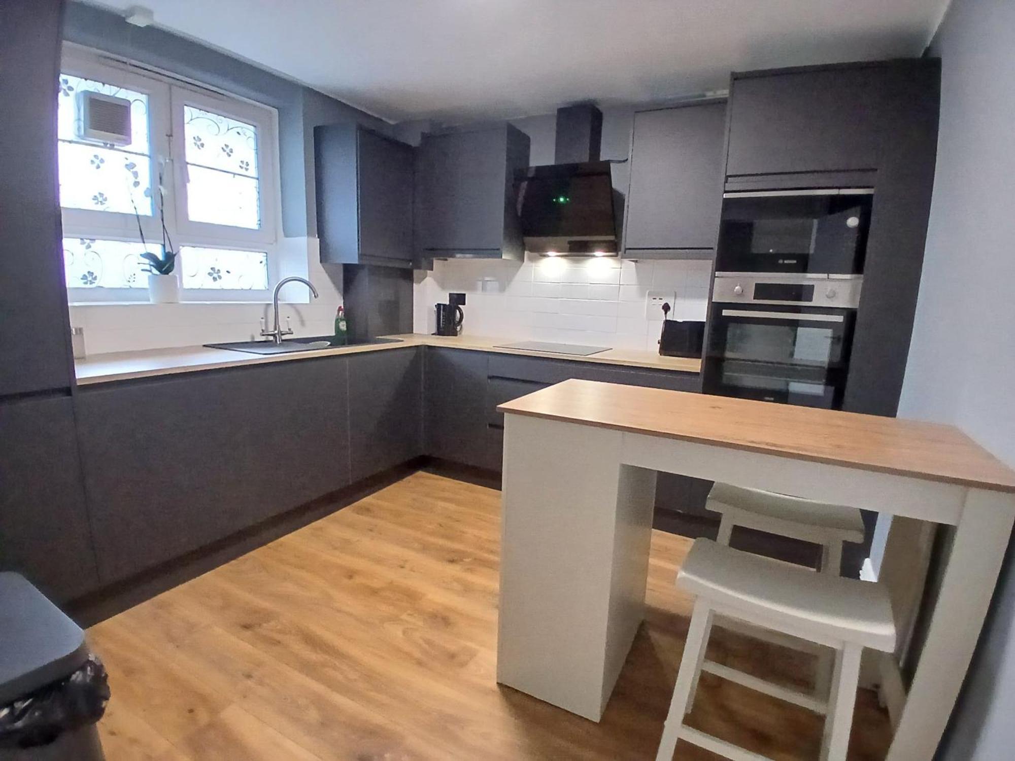 Peaceful Moira - 2 Bedroom Flat Between Brixton And Kennington 10mins To Apartment *