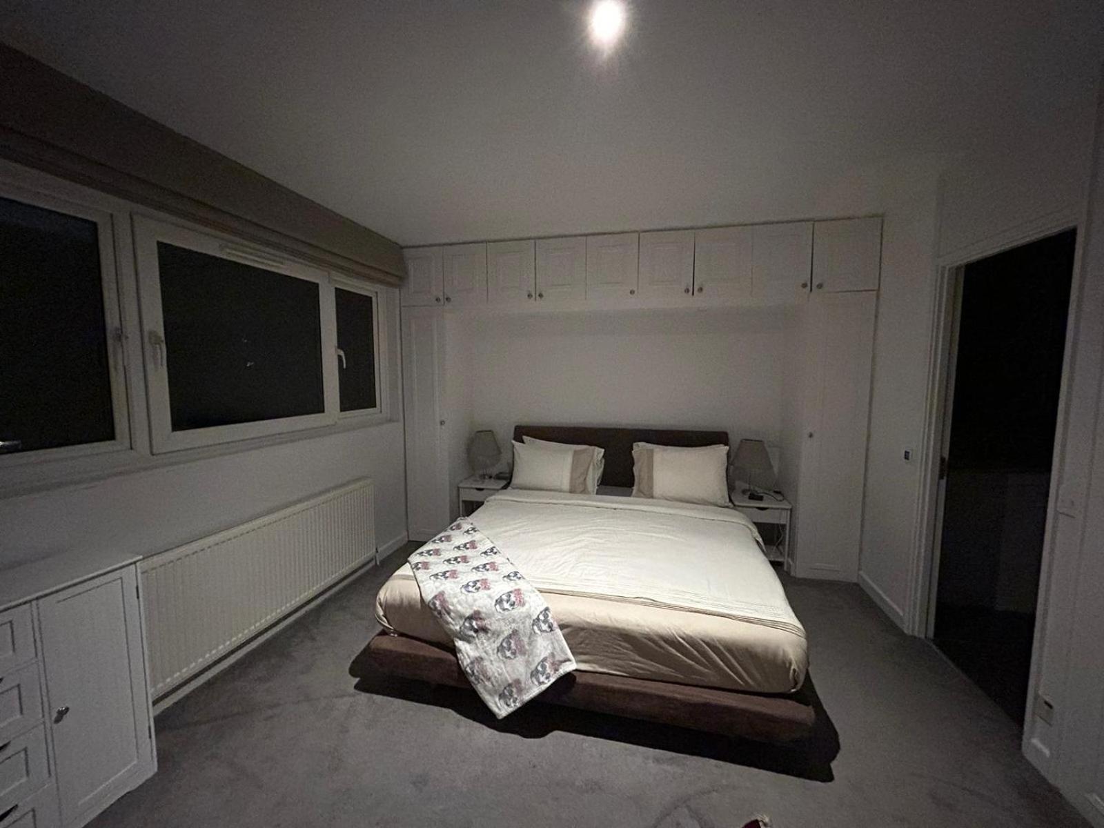 Apartamento Woodsford Sq - Private Parking