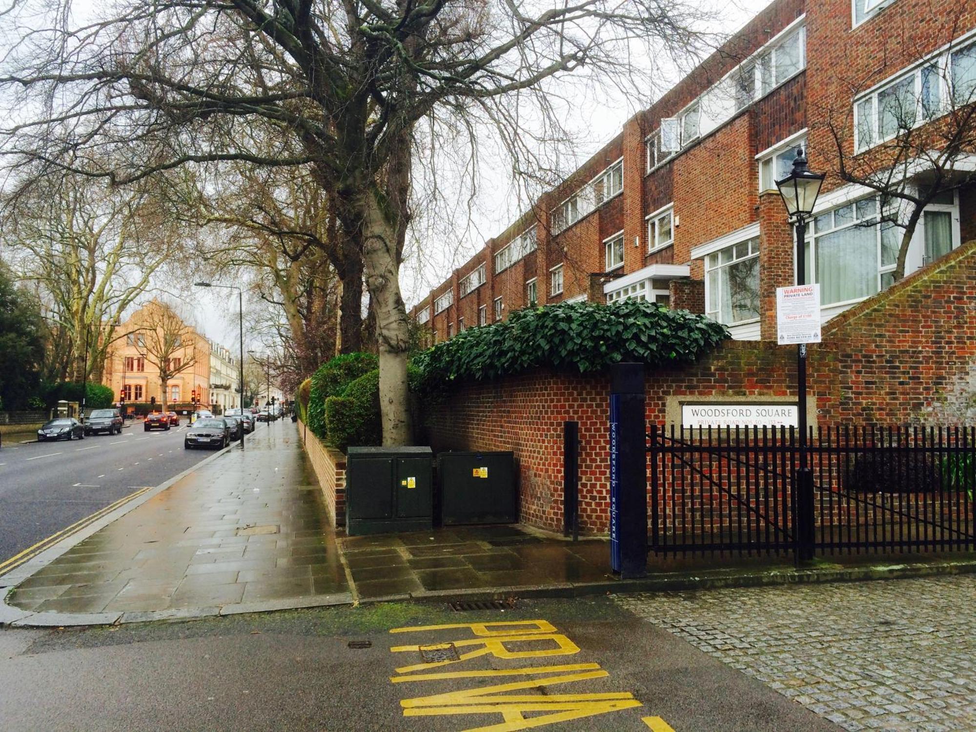 Woodsford Sq - Private Parking Apartamento