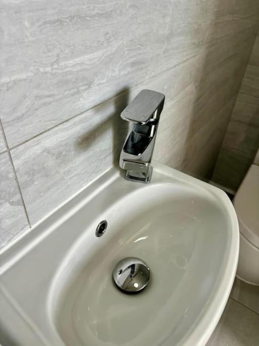 Zee Homes W6 Apartment London