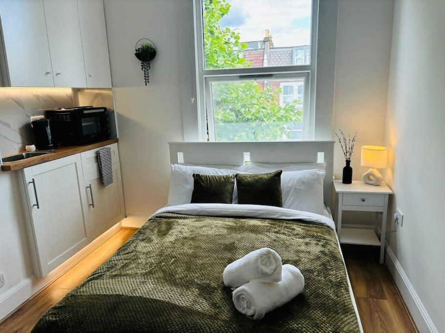 Apartment Zee Homes W6 London