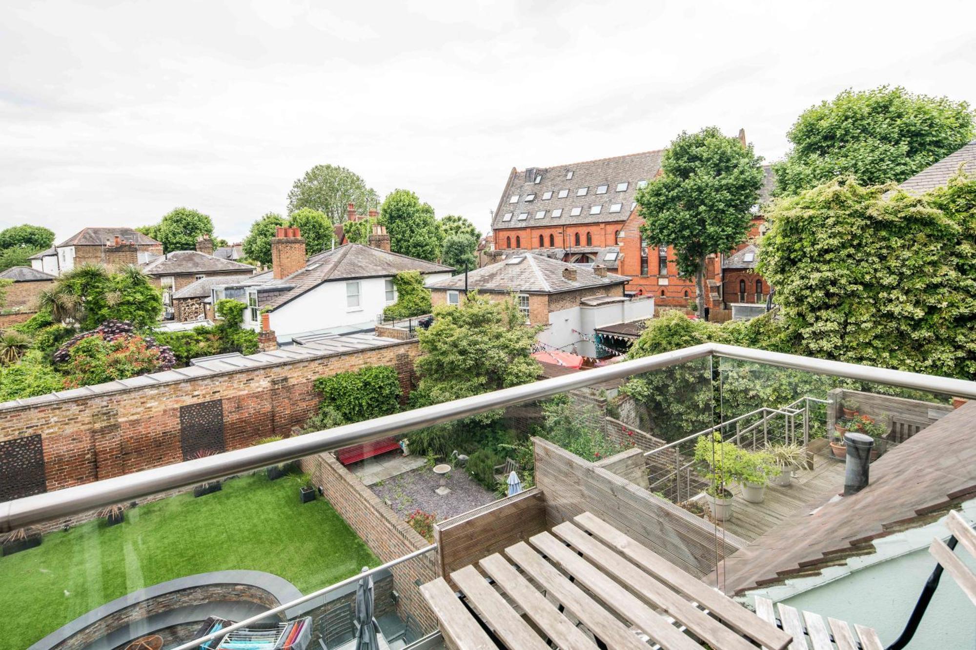 Sleek And Stylish 1bd With Balcony, Hammersmith Apartamento