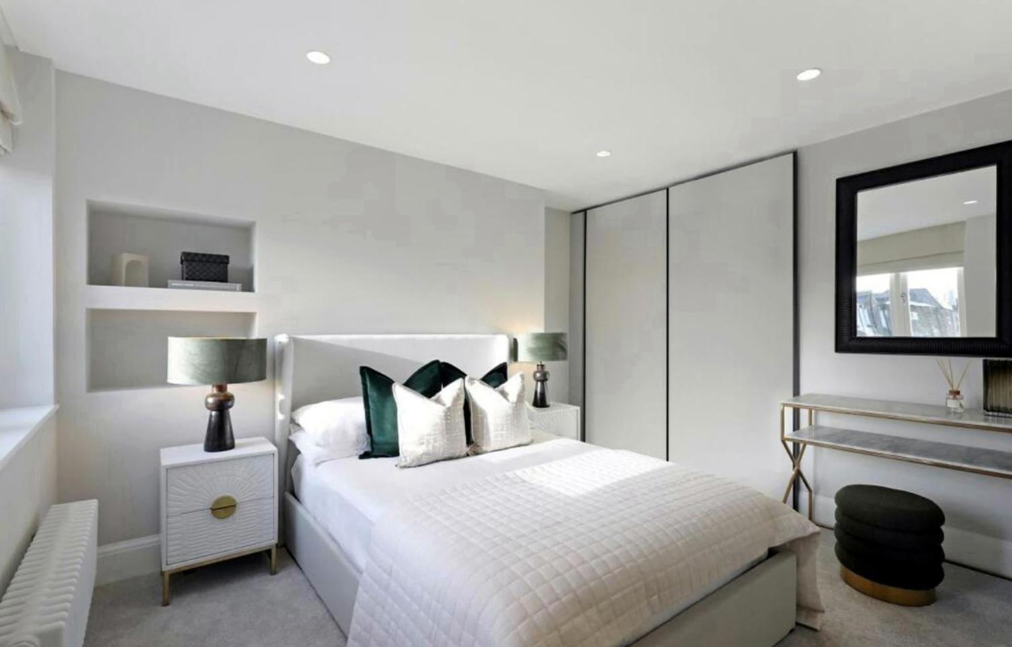 Apartment Spacious 4 Bed Flat *