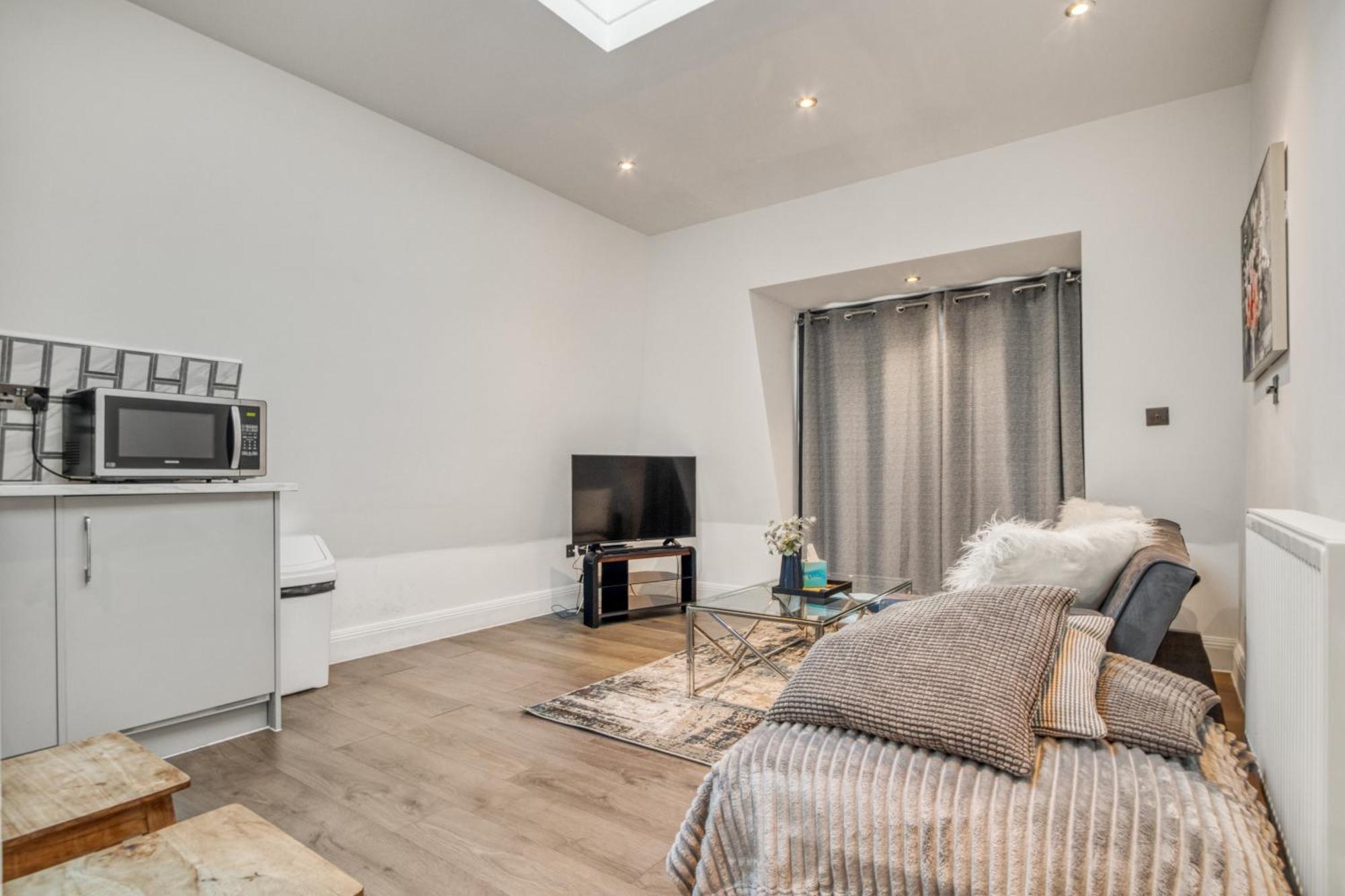 Luxurious Hidden Gem In Wandsworth Apartment *