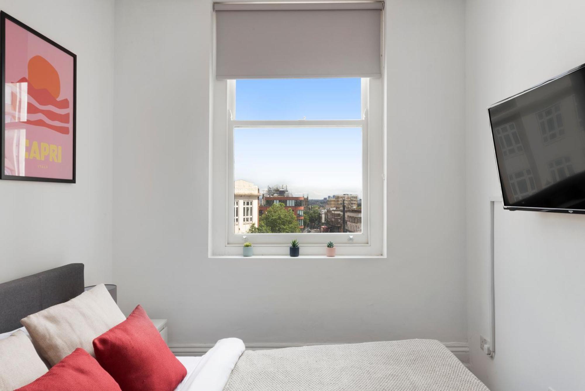 Archway Station Apartment