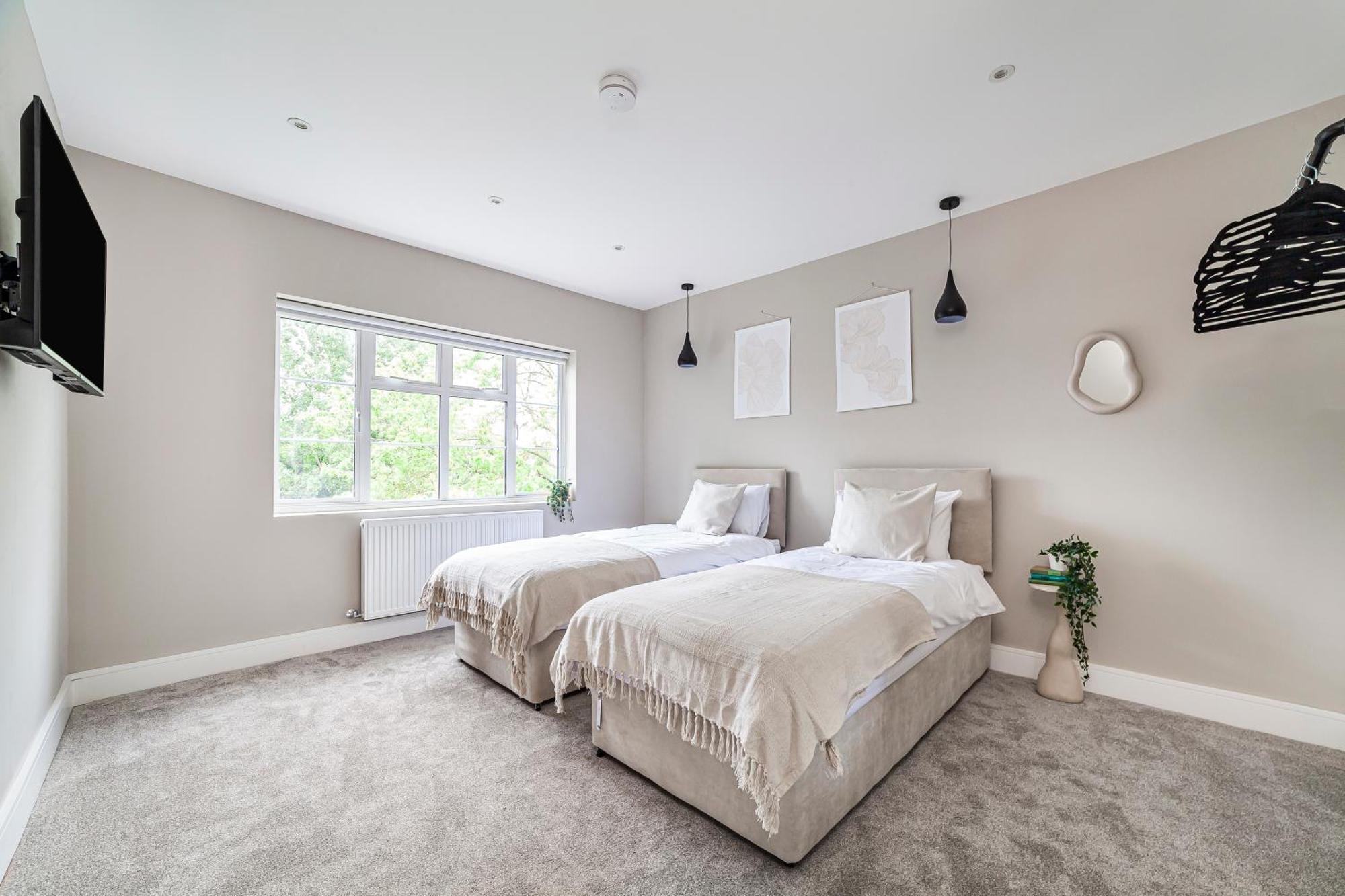 Arte - Serviced For Leisure And Business - Private Parking - 12 Minutes Walking From Wembley Stadium *