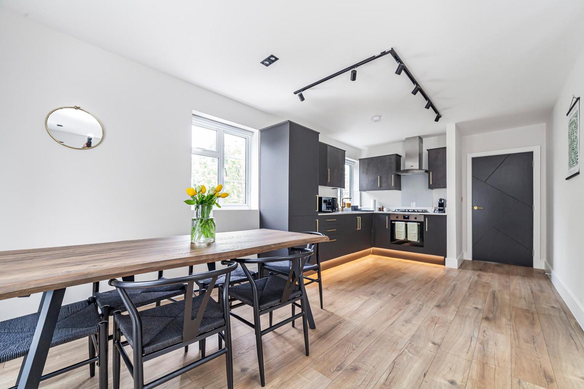 Arte - Serviced For Leisure And Business - Private Parking - 12 Minutes Walking From Wembley Stadium London