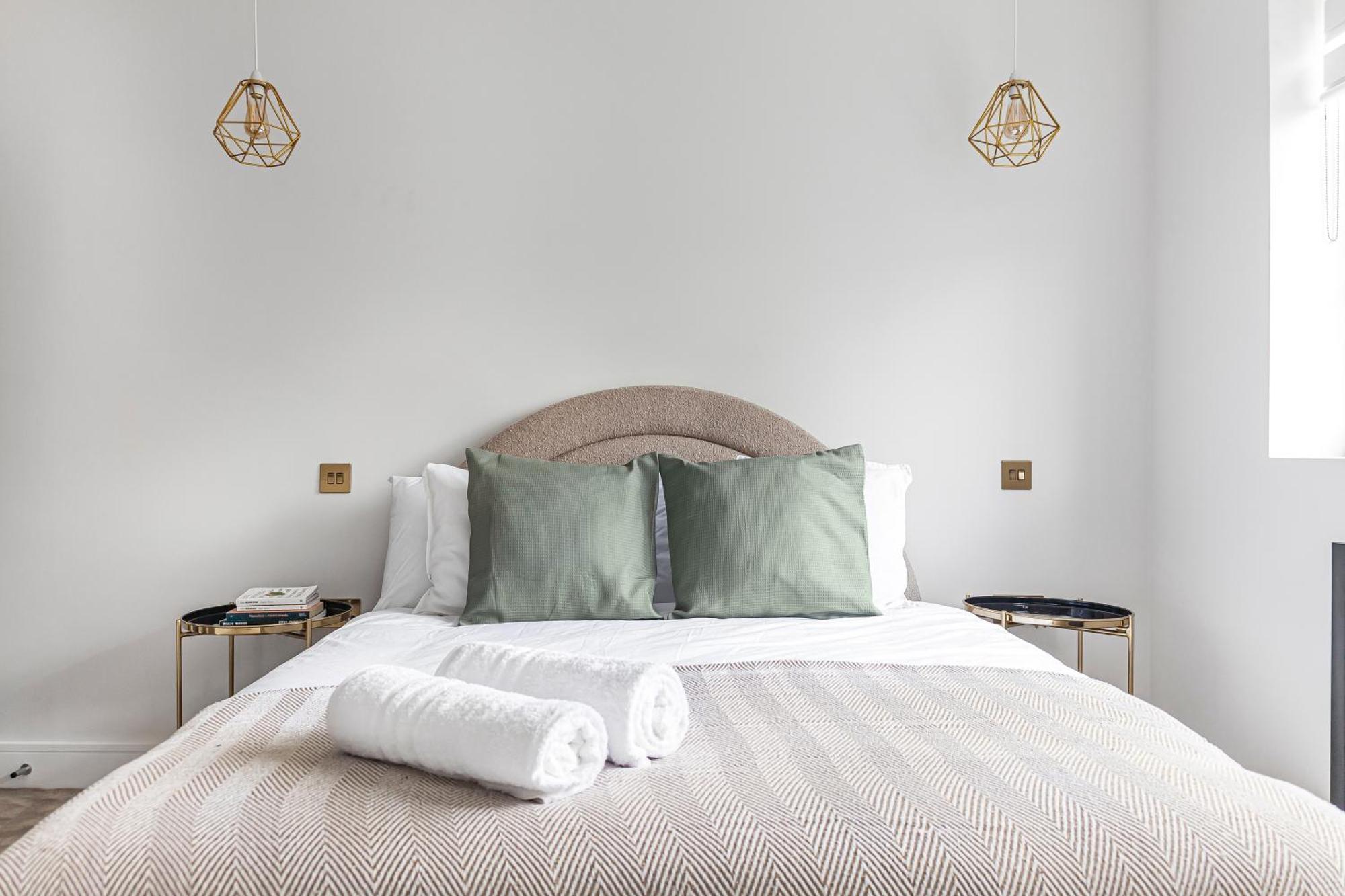 Arte - Serviced For Leisure And Business - Private Parking - 12 Minutes Walking From Wembley Stadium