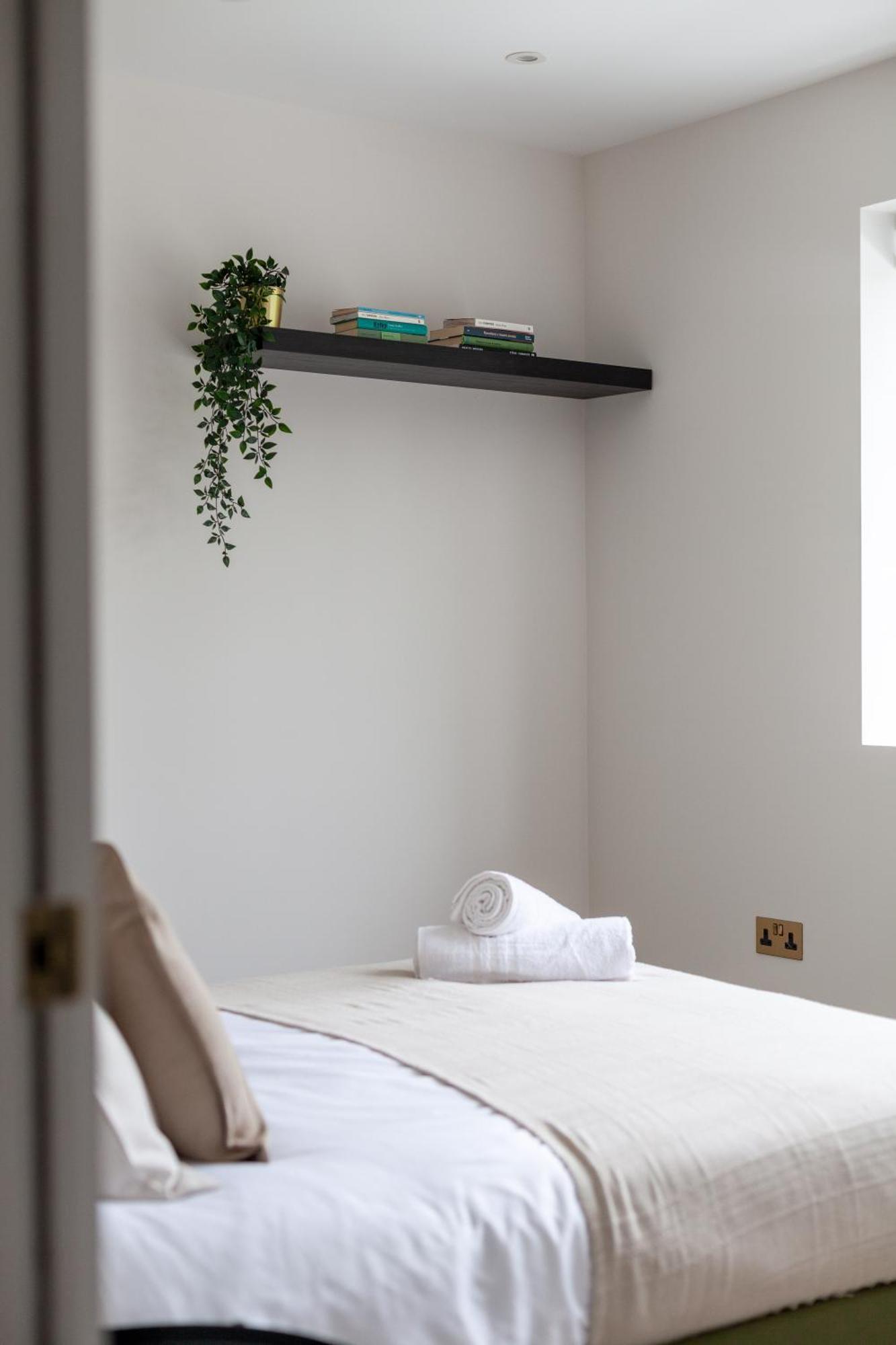 Arte - Serviced For Leisure And Business - Private Parking - 12 Minutes Walking From Wembley Stadium Apartment